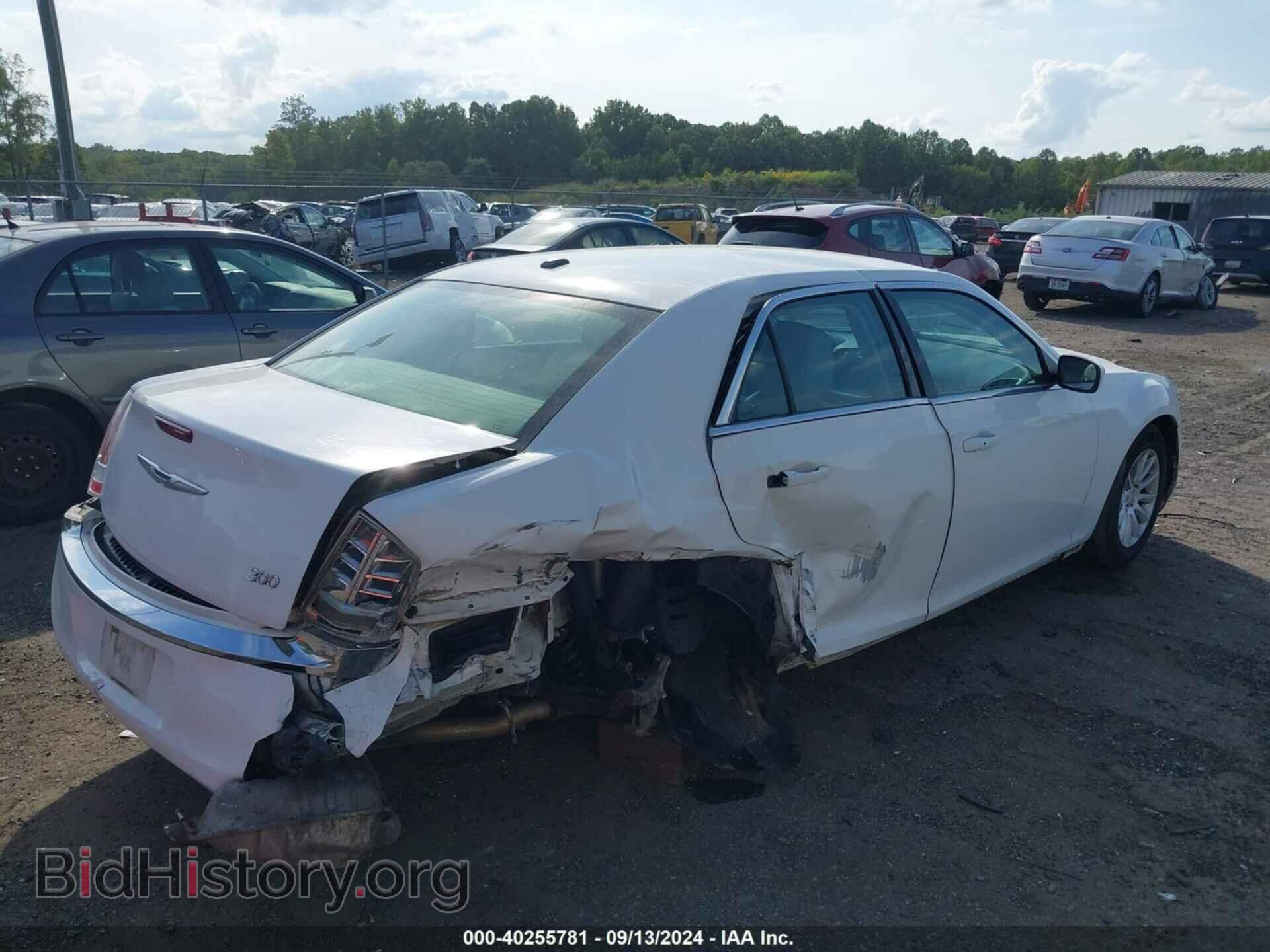 2014 CHRYSLER 300 - VIN: 2C3CCAAG6EH301532 - Фото 4