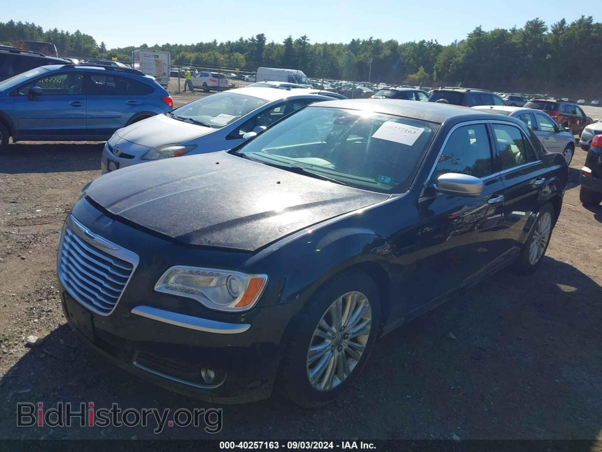2012 CHRYSLER 300C - VIN: 2C3CCAST1CH261949 - Фото 2