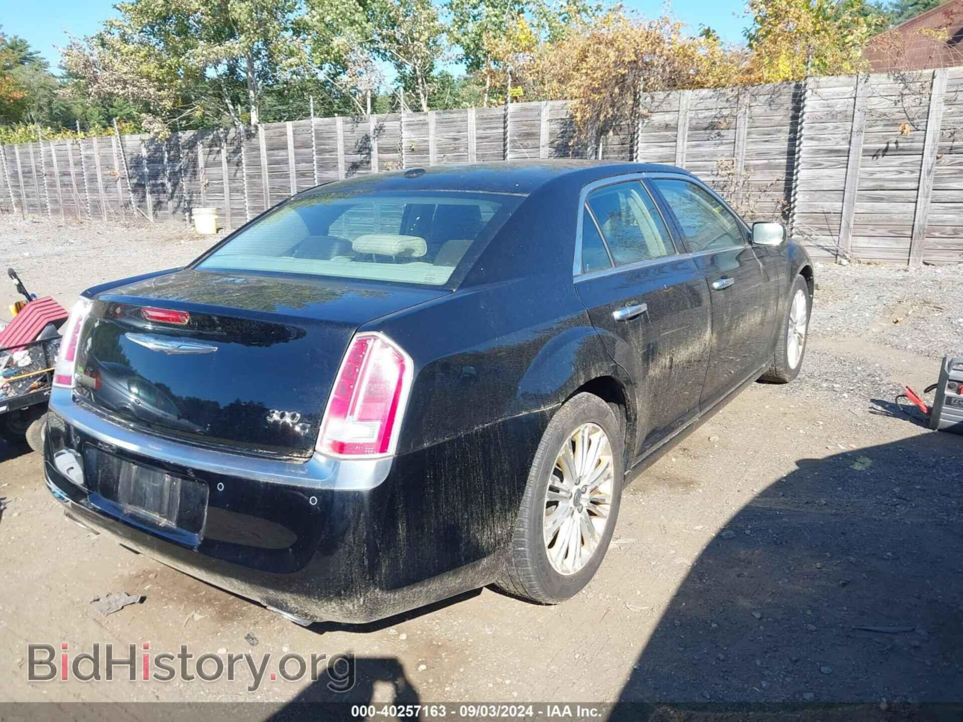 2012 CHRYSLER 300C - VIN: 2C3CCAST1CH261949 - Фото 4