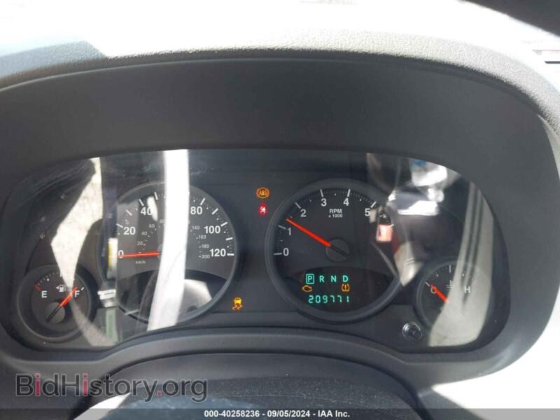 2011 Jeep COMPASS (VIN 1J4NF1FB0BD193694) — фото 7 из 17