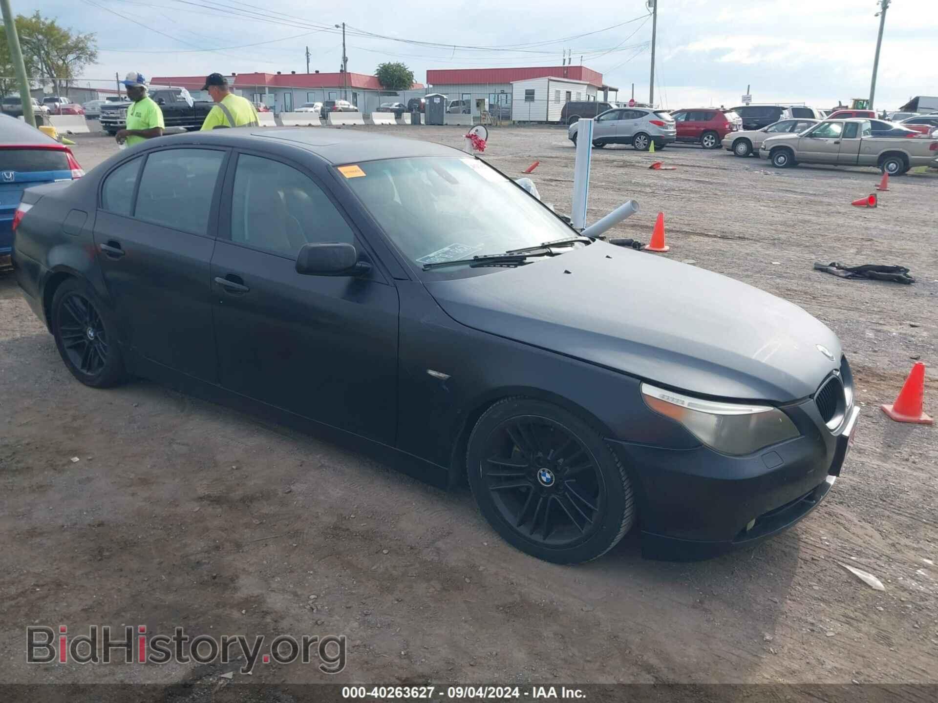 Photo WBANE73597CM54678 - BMW 530I 2007