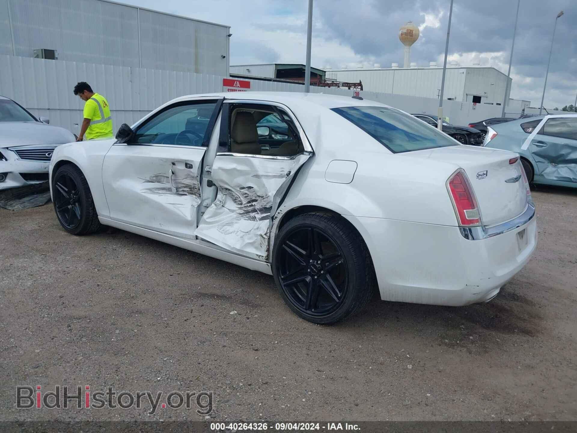 2012 CHRYSLER 300 - VIN: 2C3CCAAG0CH104482 - Фото 3