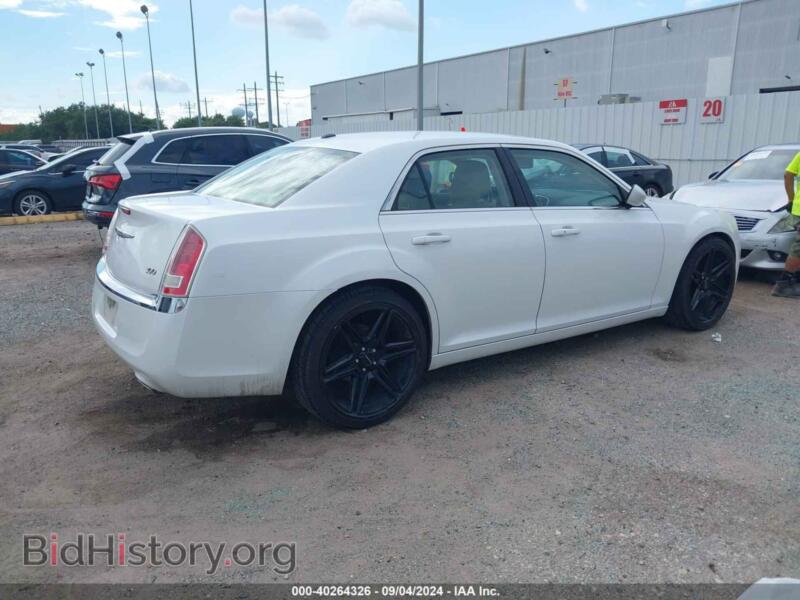 2012 Chrysler 300 (VIN 2C3CCAAG0CH104482) — фото 4 из 16