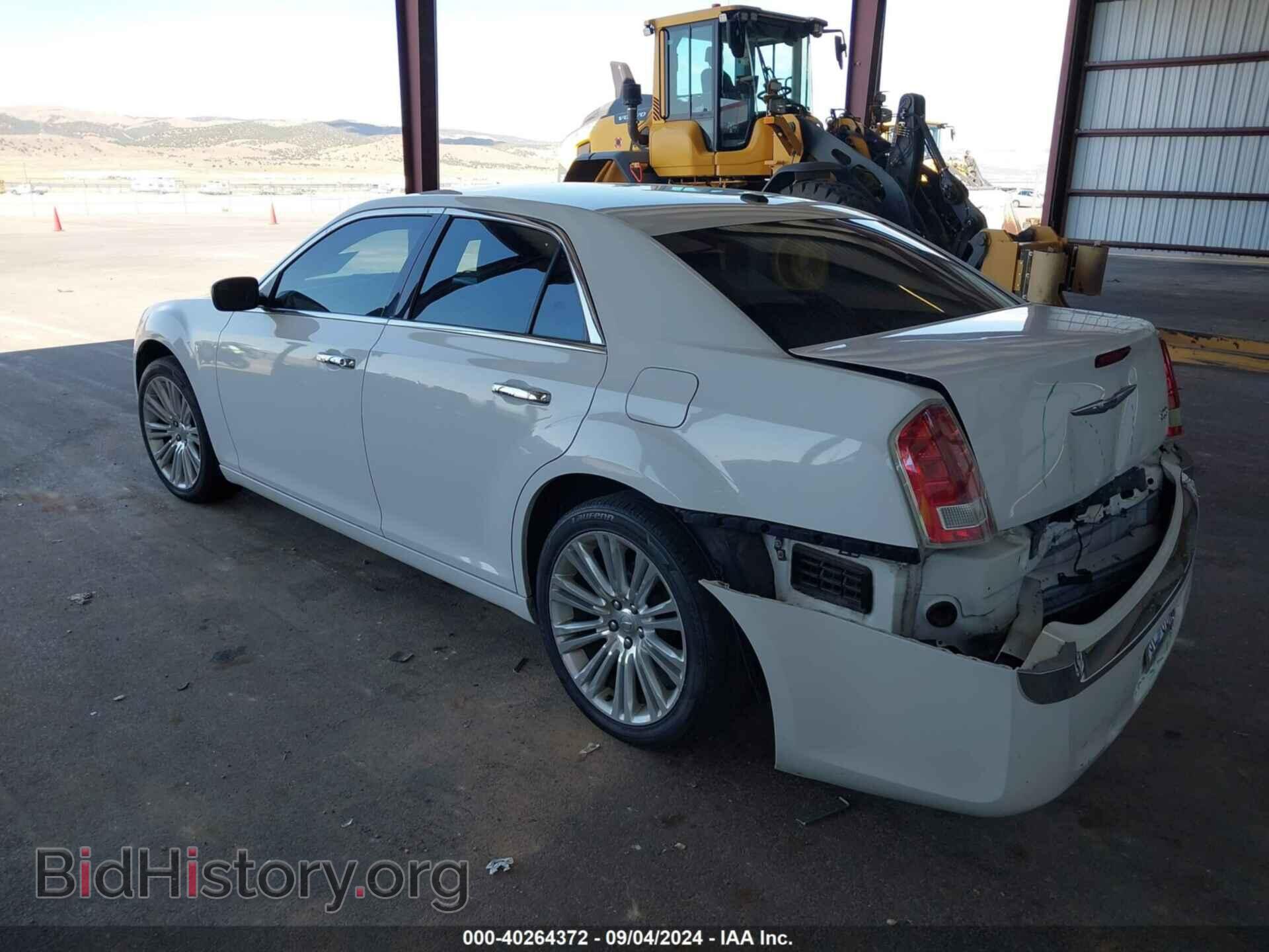 2011 CHRYSLER 300 - VIN: 2C3CA5CG4BH580212 - Фото 3