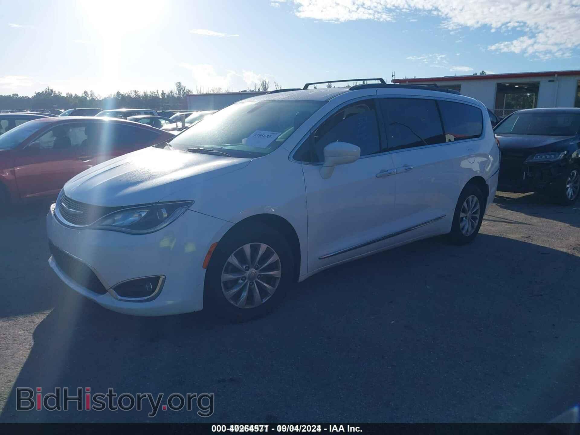 2017 CHRYSLER PACIFICA - VIN: 2C4RC1BG2HR526503 - Photo 2