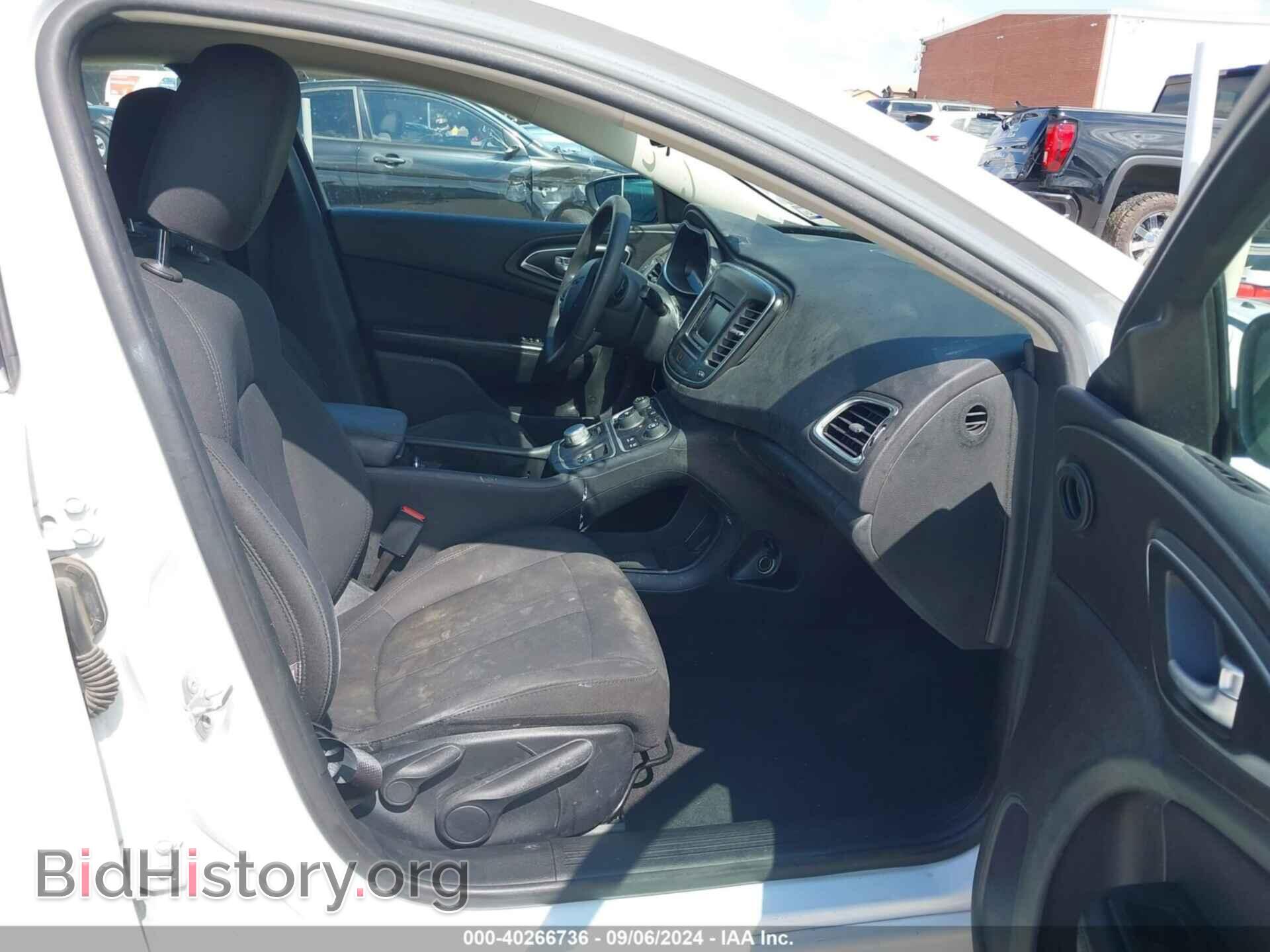 2016 CHRYSLER 200 - VIN: 1C3CCCAB0GN163870 - Фото 5
