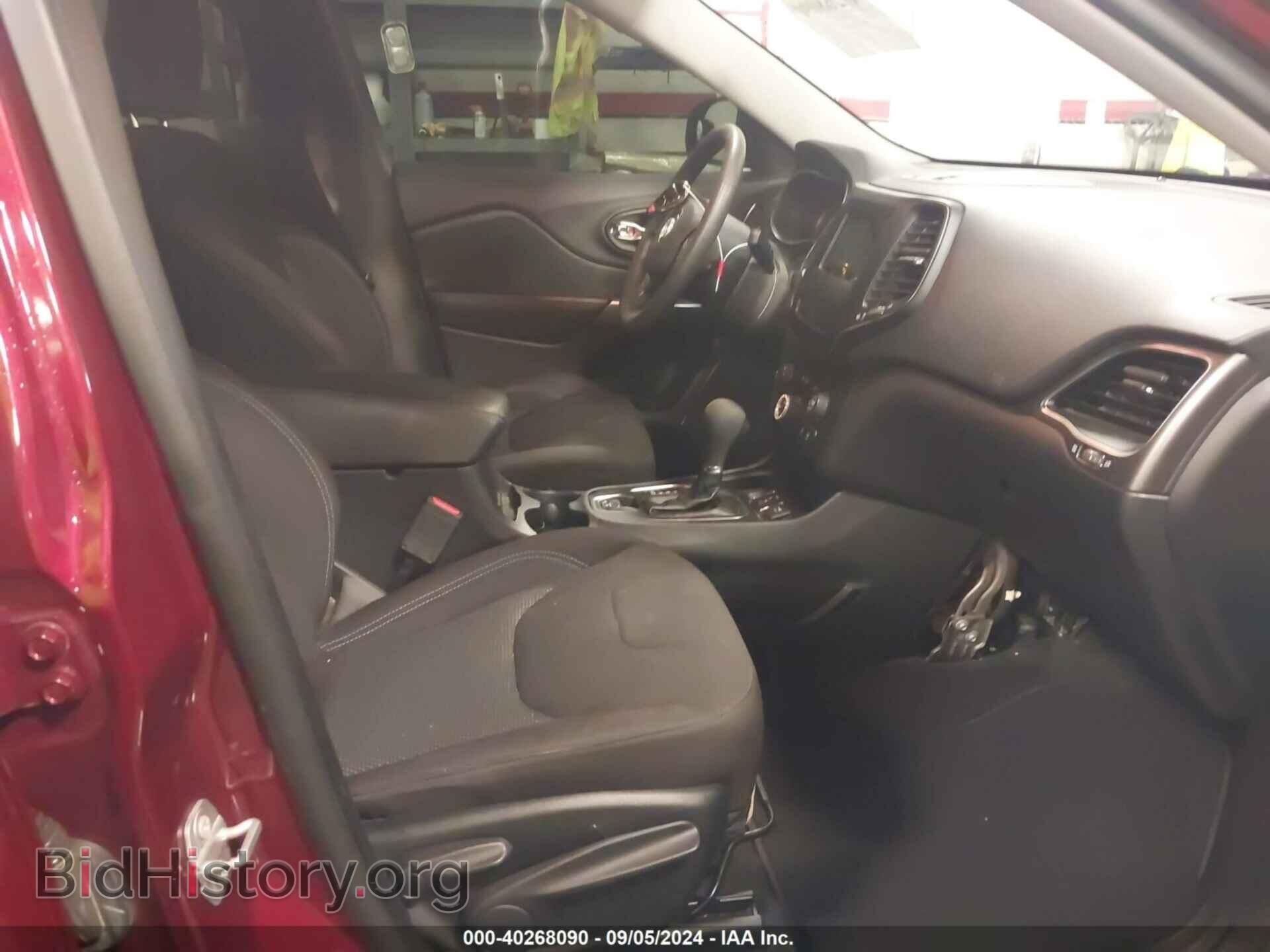 2020 JEEP CHEROKEE - VIN: 1C4PJLCB2LD586367 - Фото 5