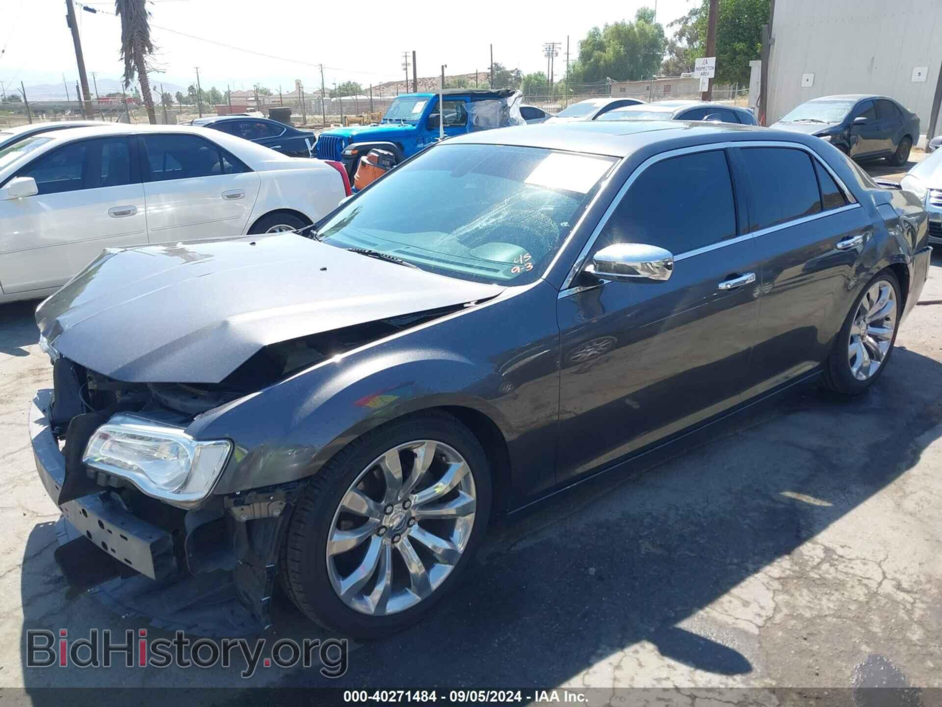 2017 CHRYSLER 300C - VIN: 2C3CCAEGXHH645878 - Фото 2