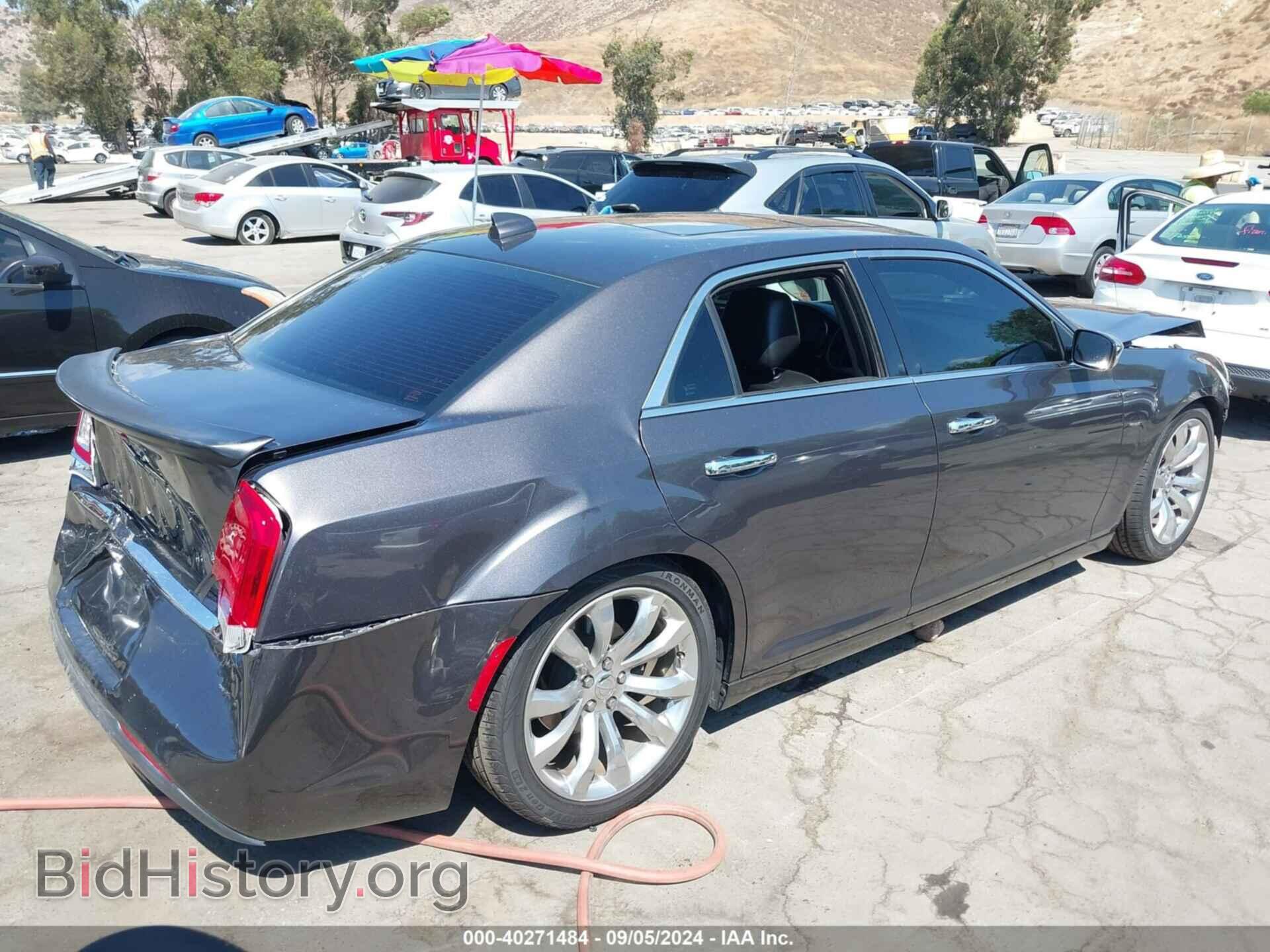 2017 CHRYSLER 300C - VIN: 2C3CCAEGXHH645878 - Фото 4