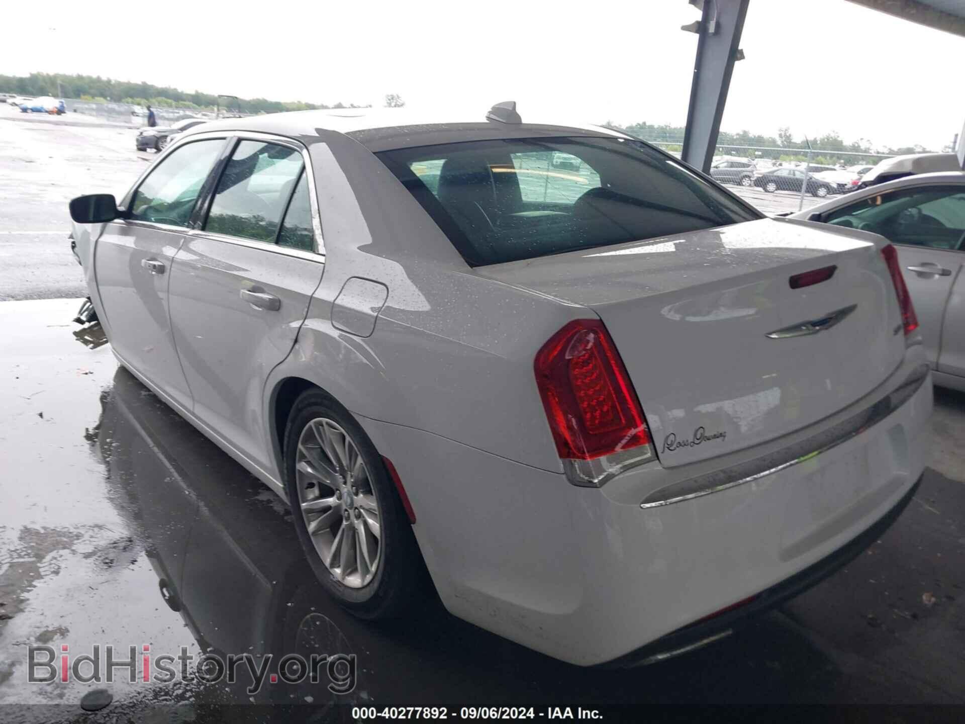 2018 CHRYSLER 300 - VIN: 2C3CCAAG2JH117389 - Фото 3