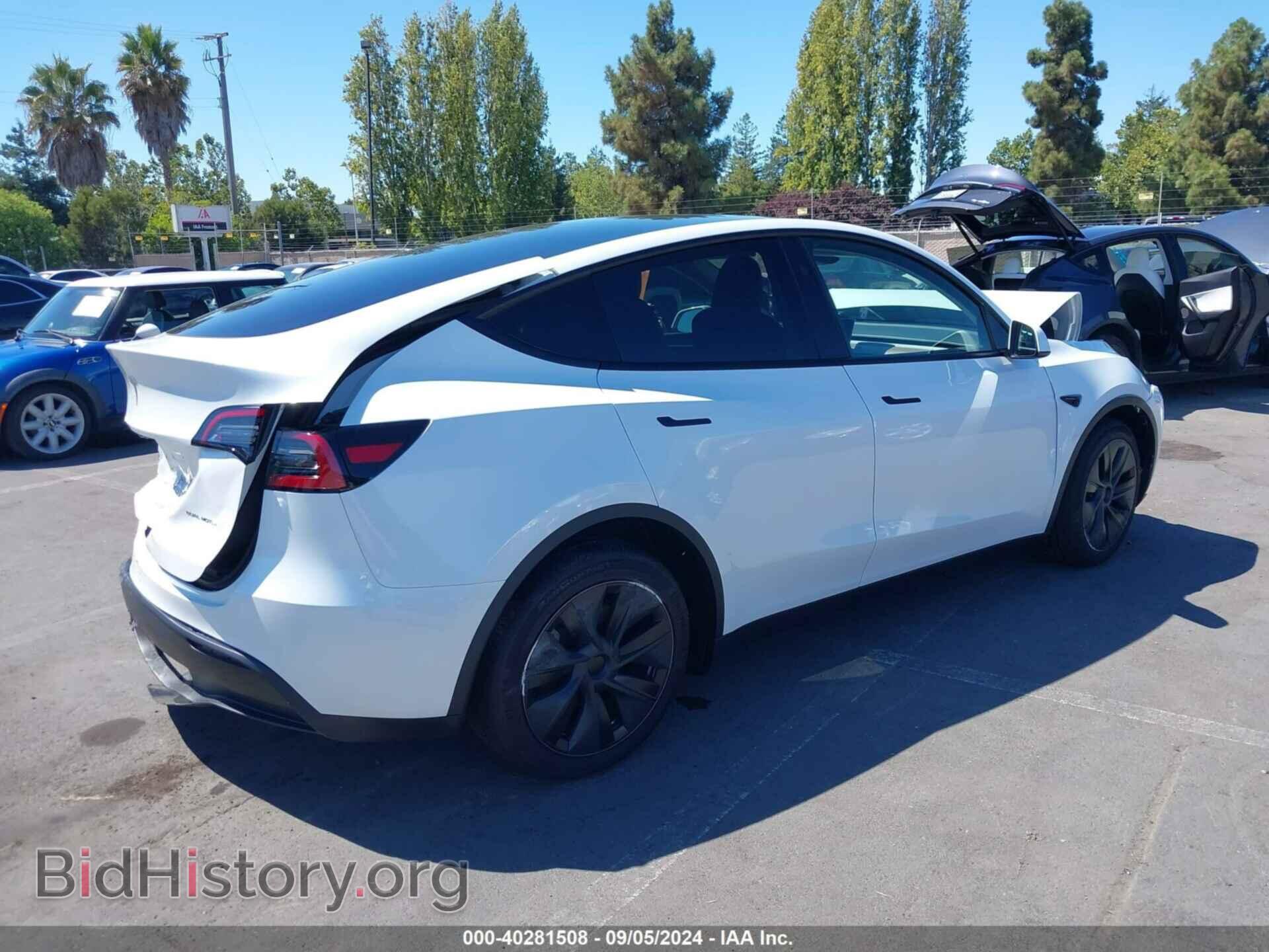 2024 TESLA MODEL Y - VIN: 7SAYGDEE5RF120081 - Фото 4