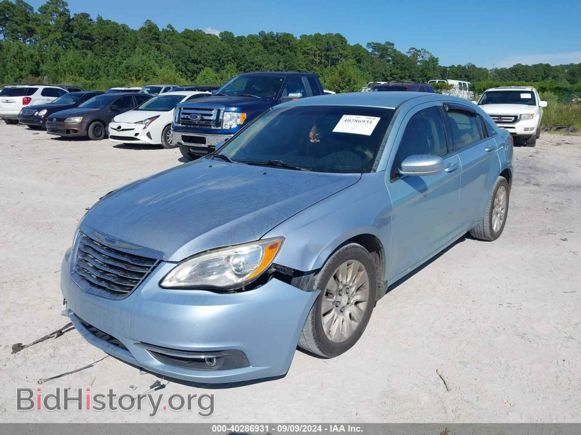 2012 CHRYSLER 200 - VIN: 1C3CCBABXCN159815 - Фото 2