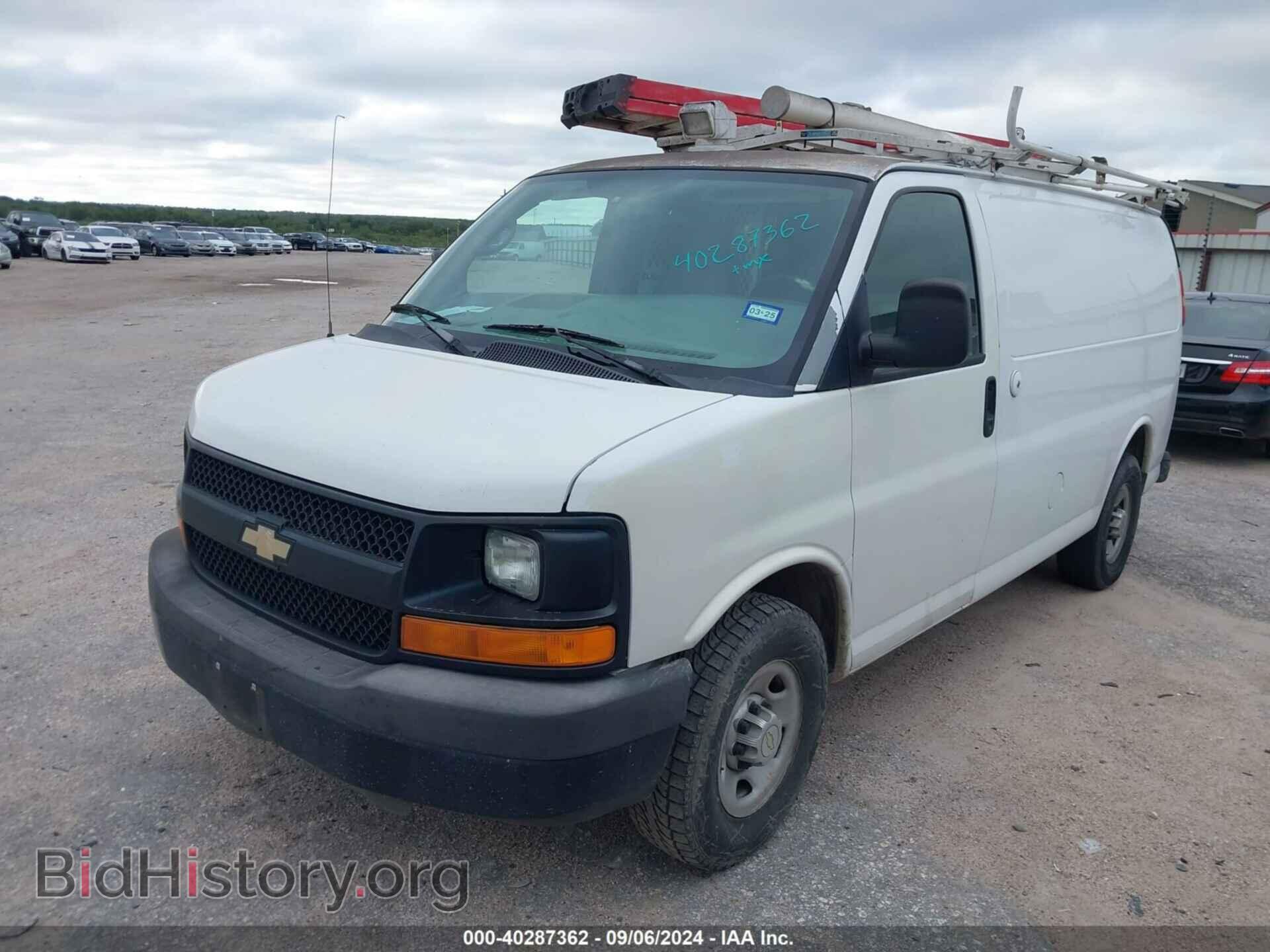 2010 CHEVROLET EXPRESS 2500 - VIN: 1GCZGFAA5A1152879 - Фото 2
