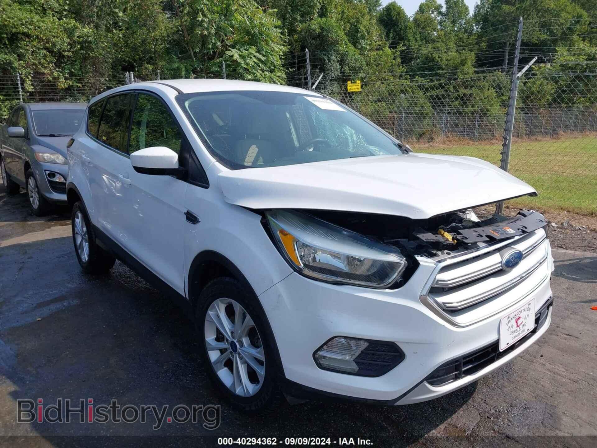 Фотография 1FMCU0GD7HUC06670 - FORD ESCAPE 2017