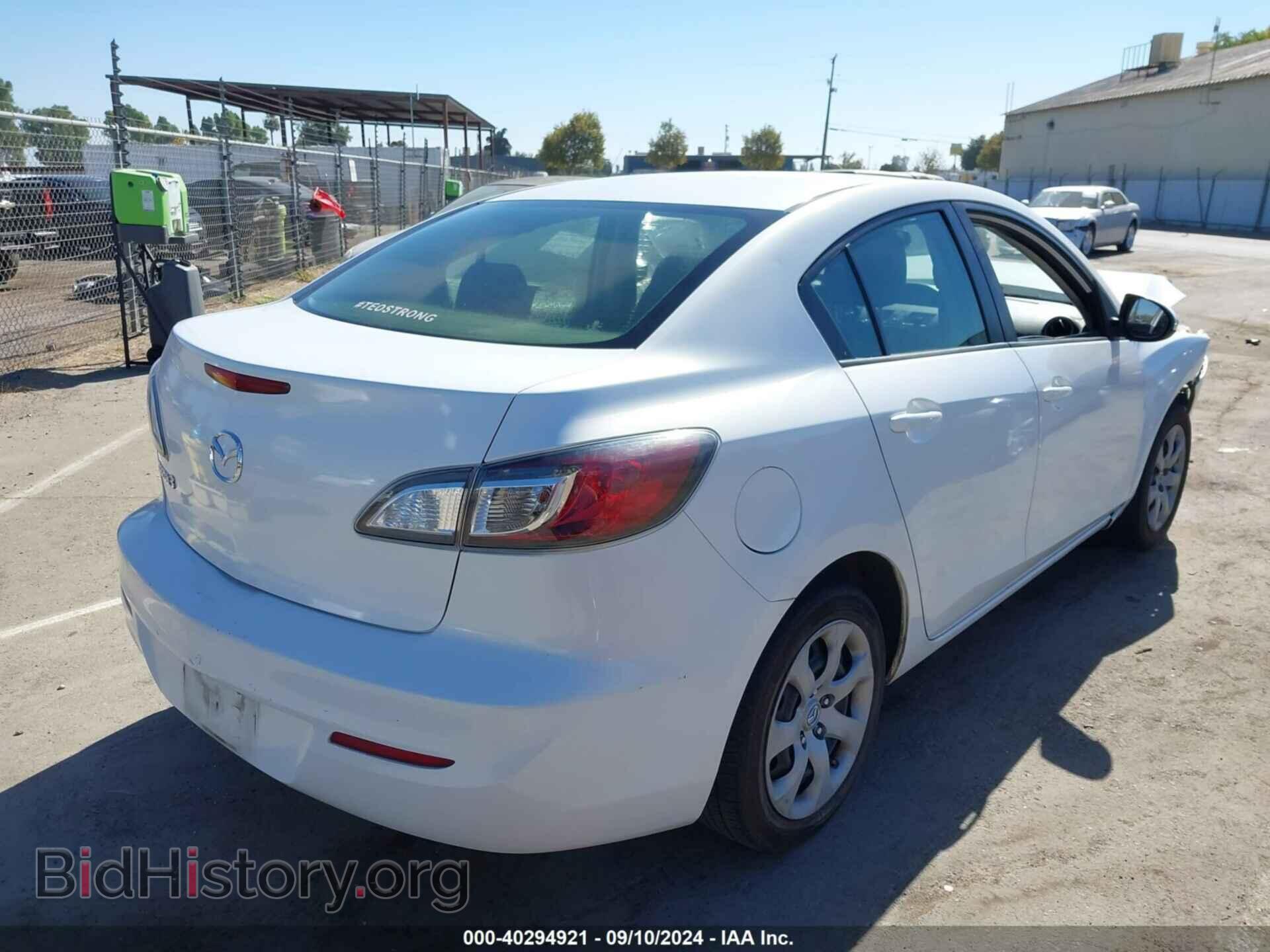 2013 MAZDA MAZDA3 - VIN: JM1BL1TG2D1759344 - Фото 4