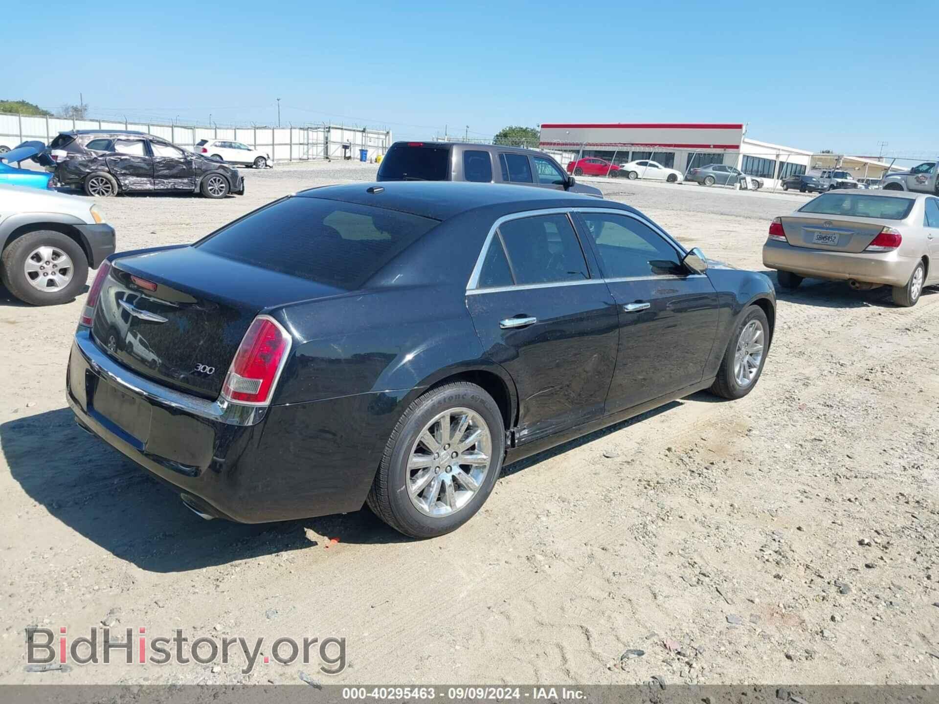 2012 CHRYSLER 300 - VIN: 2C3CCACG0CH192527 - Photo 4