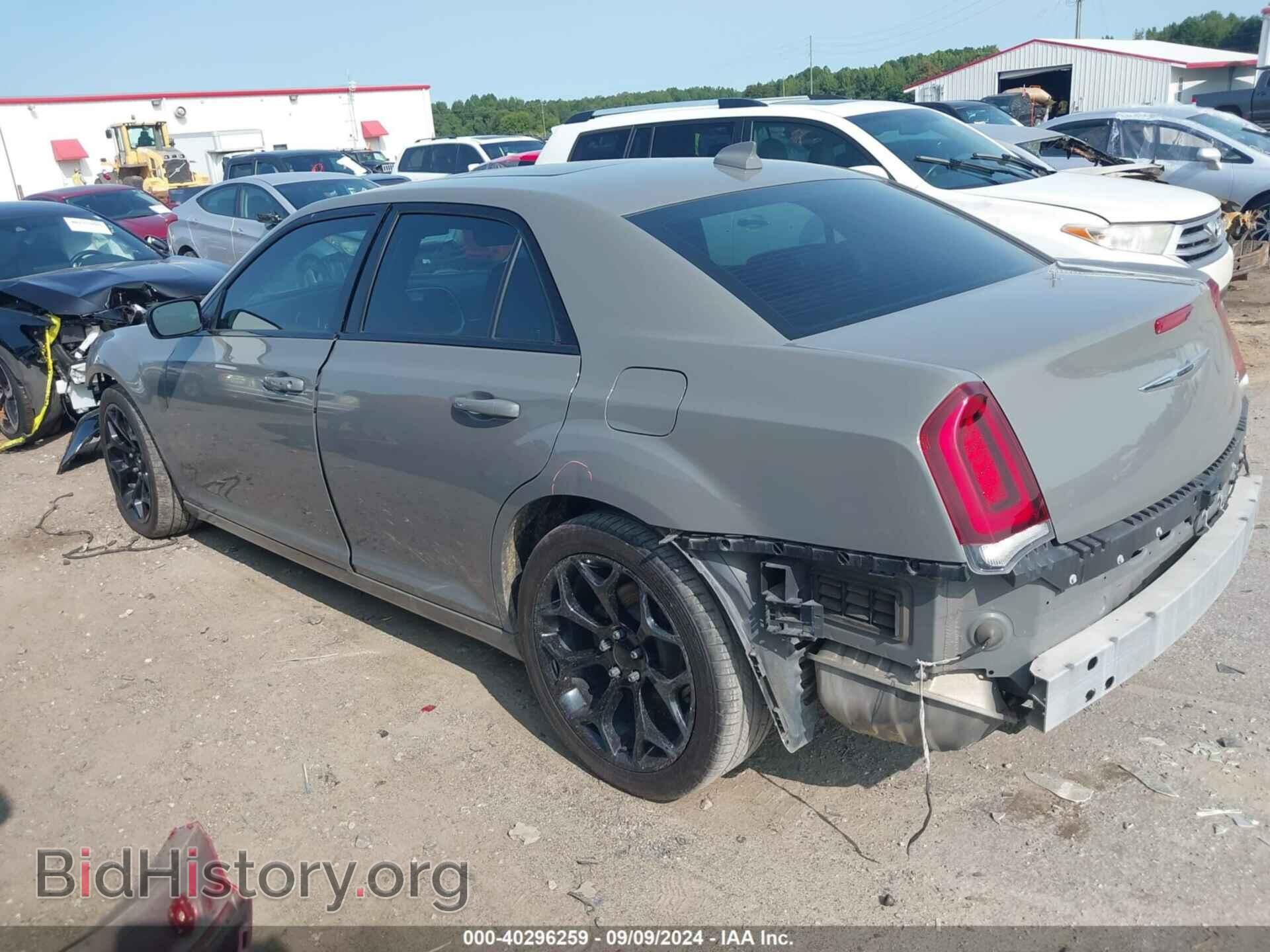 2017 CHRYSLER 300 - VIN: 2C3CCAAG0HH653476 - Фото 3
