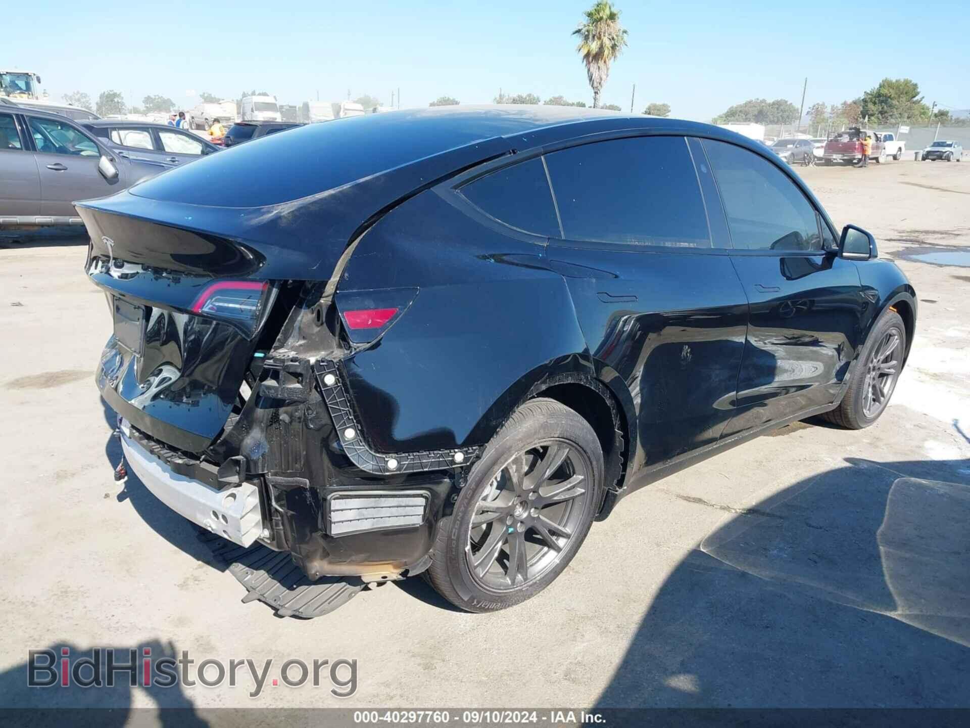 2024 TESLA MODEL Y - VIN: 7SAYGDED9RF098321 - Фото 4