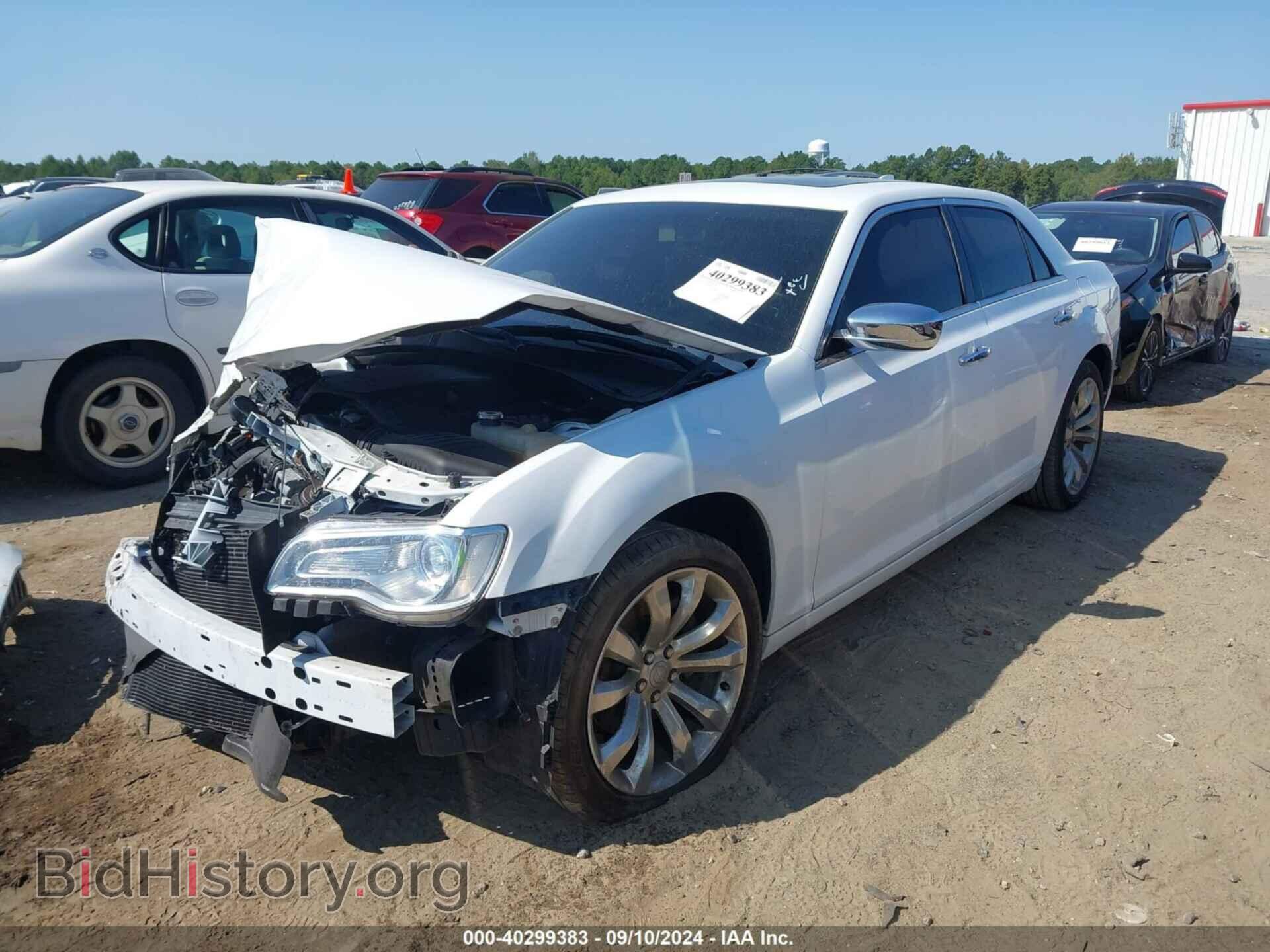 2016 CHRYSLER 300C - VIN: 2C3CCAET7GH307933 - Фото 2