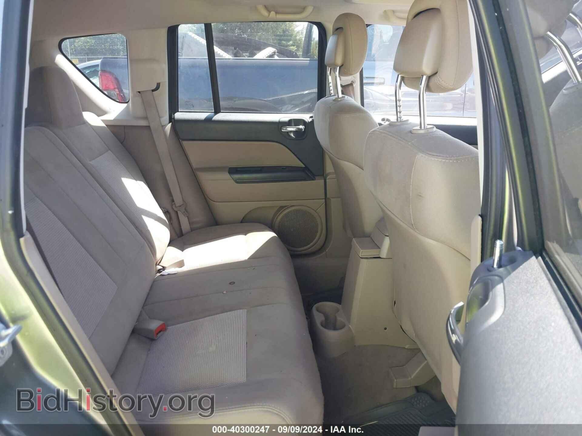 2011 JEEP COMPASS - VIN: 1J4NF1FB9BD282275 - Photo 8