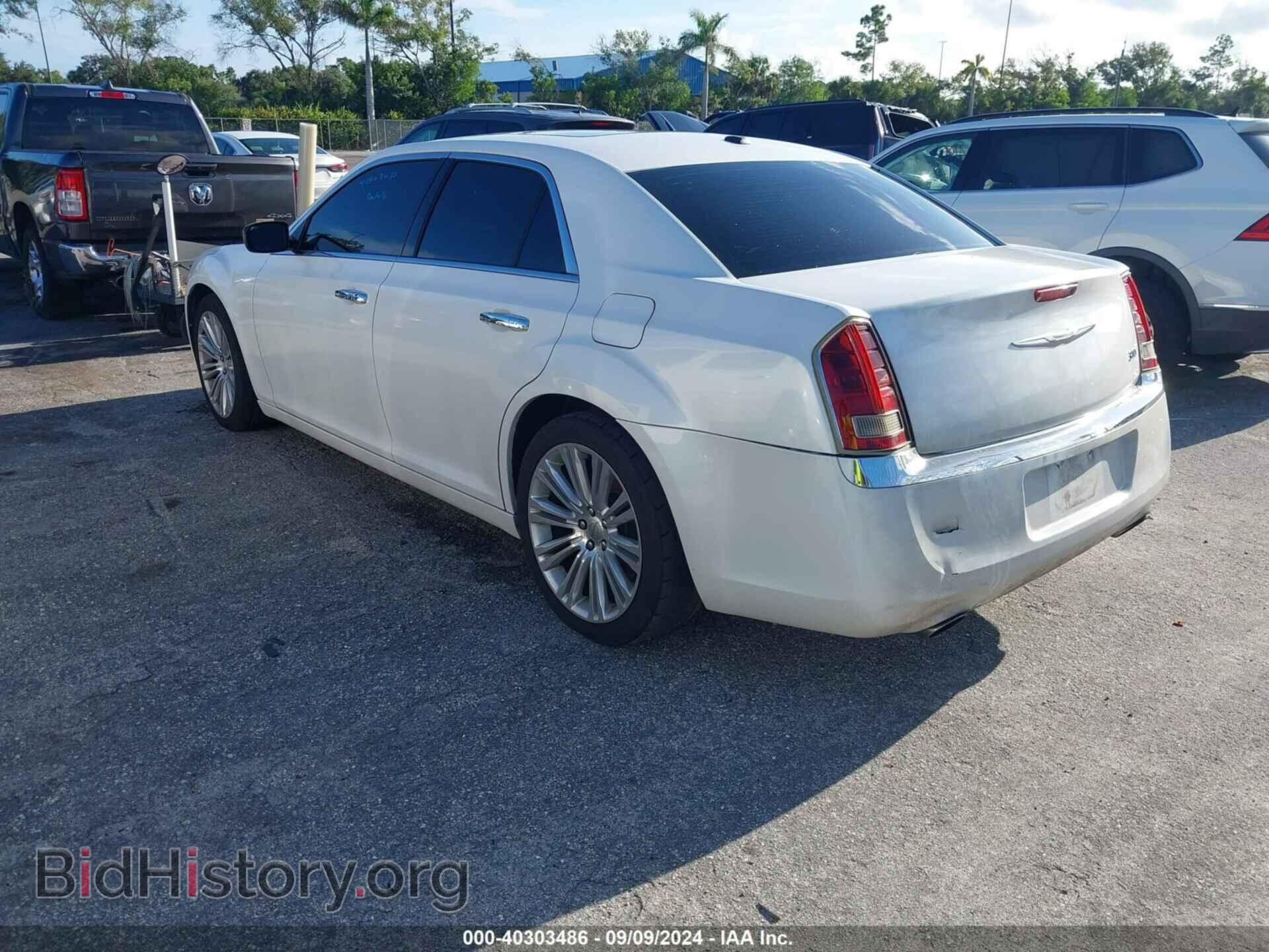 2011 CHRYSLER 300 - VIN: 2C3CA5CG5BH538504 - Фото 3