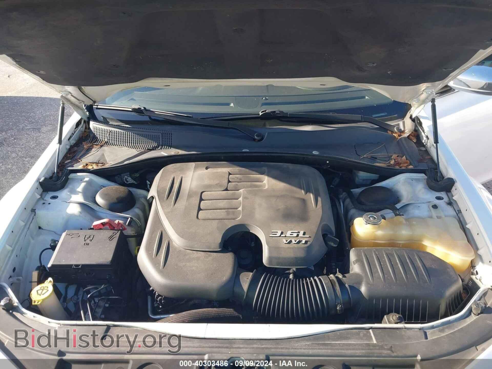 2011 CHRYSLER 300 - VIN: 2C3CA5CG5BH538504 - Фото 10