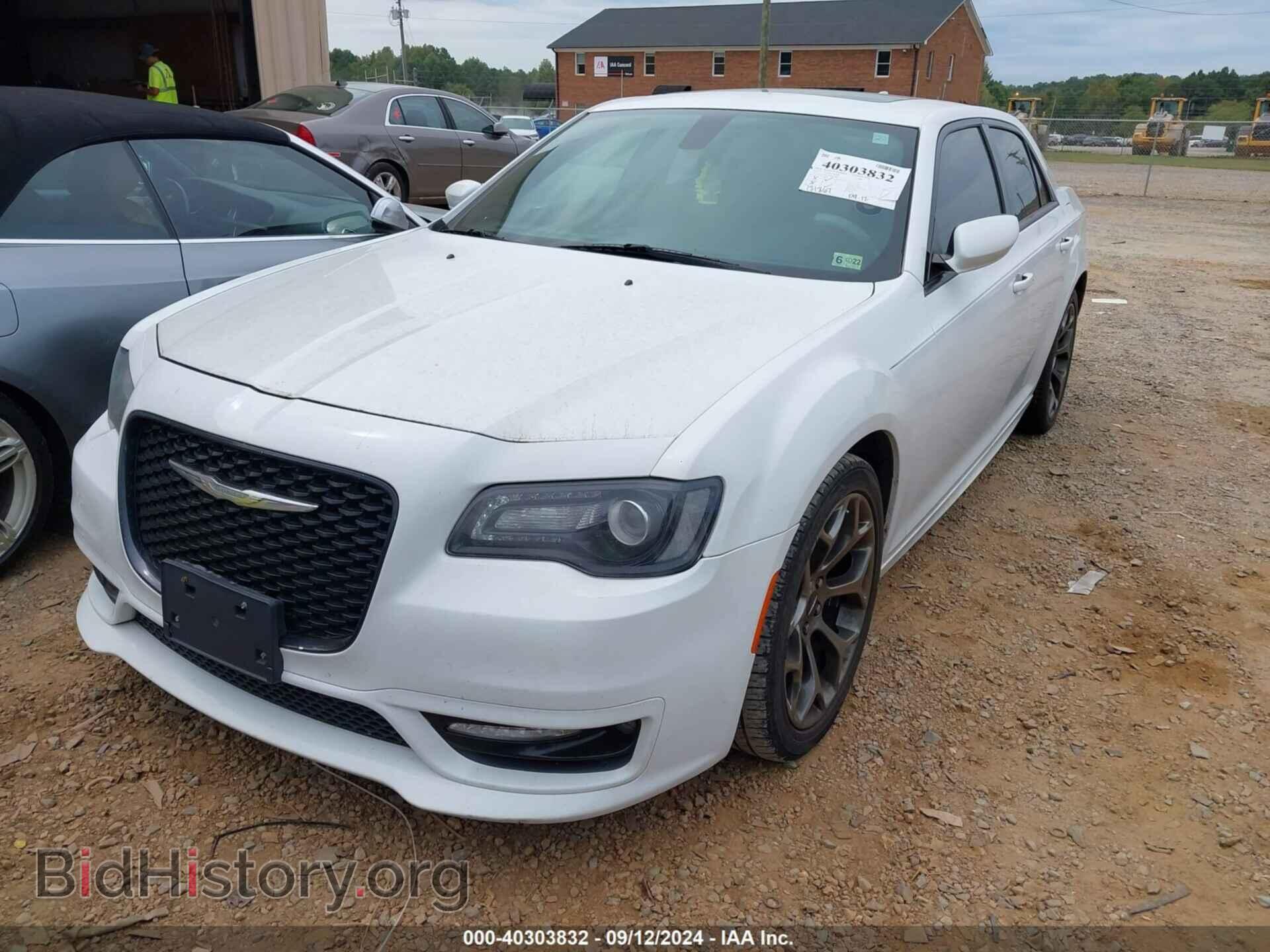 2017 CHRYSLER 300 - VIN: 2C3CCABGXHH615963 - Фото 2