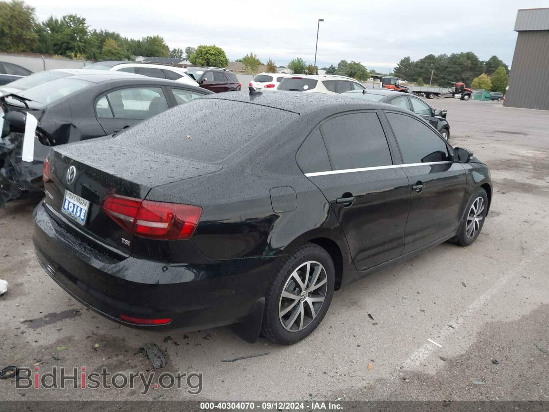 2017 VOLKSWAGEN JETTA - VIN: 3VWDB7AJ2HM371291 - Фото 4