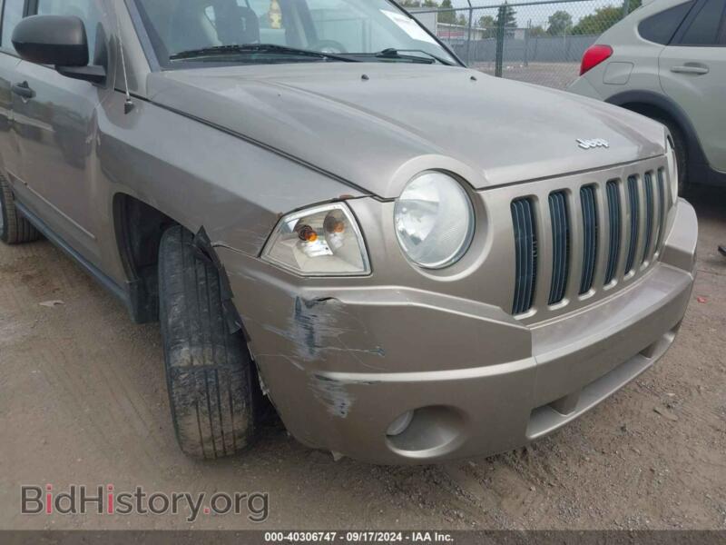 2008 Jeep COMPASS (VIN 1J8FT47048D642880) — фото 6 из 11