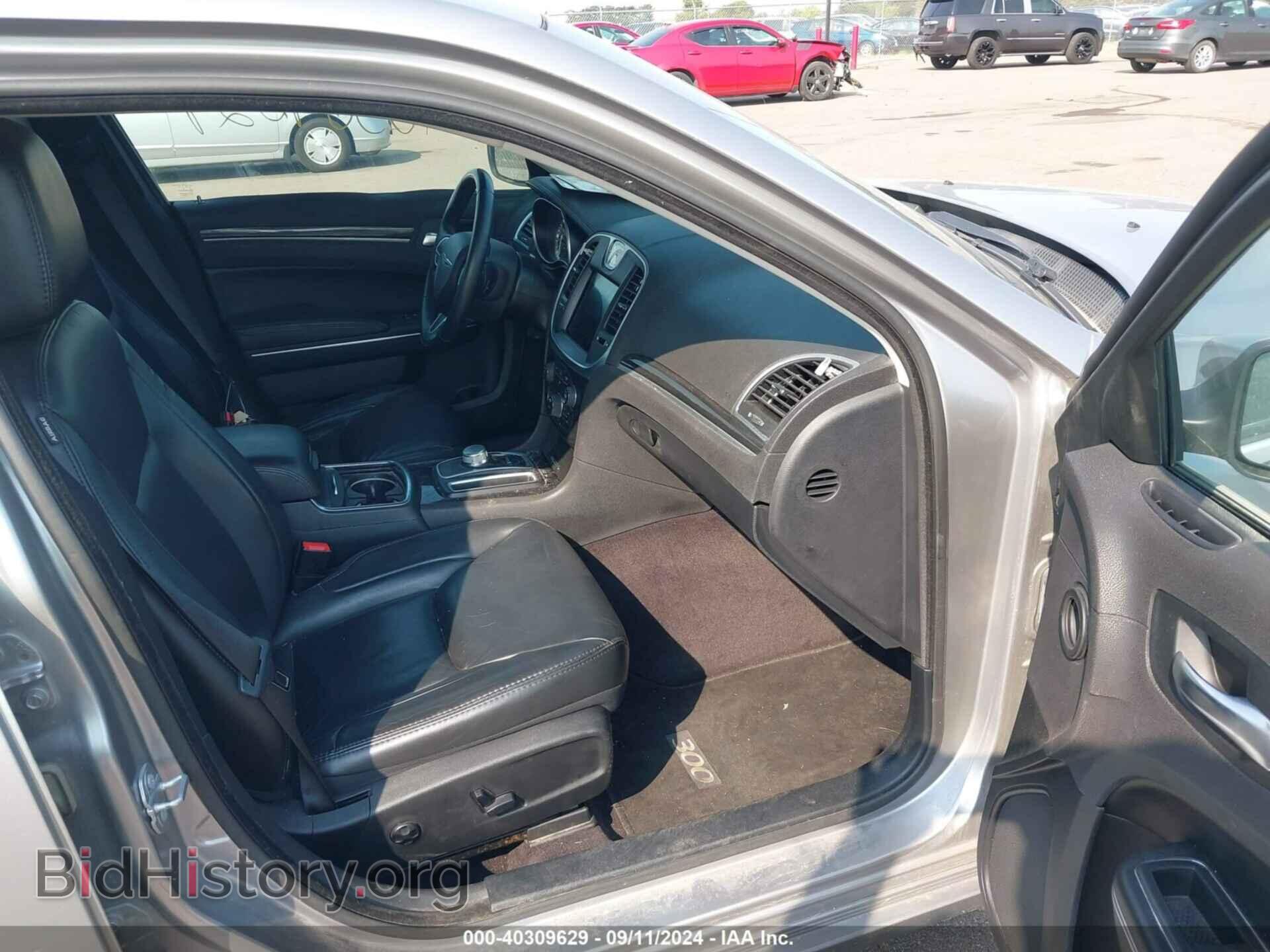 2017 CHRYSLER 300 - VIN: 2C3CCARG2HH580339 - Фото 5