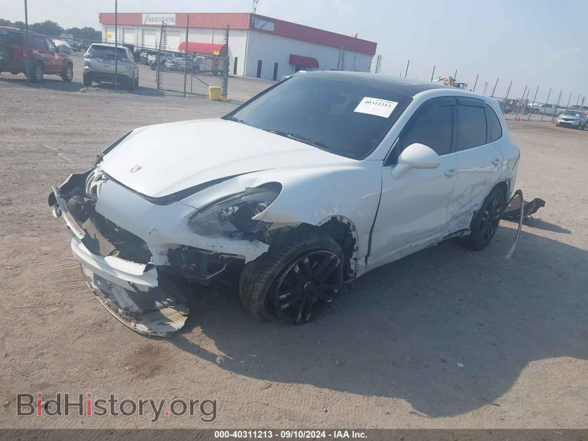 2013 PORSCHE CAYENNE - VIN: WP1AA2A23DLA01689 - Фото 2