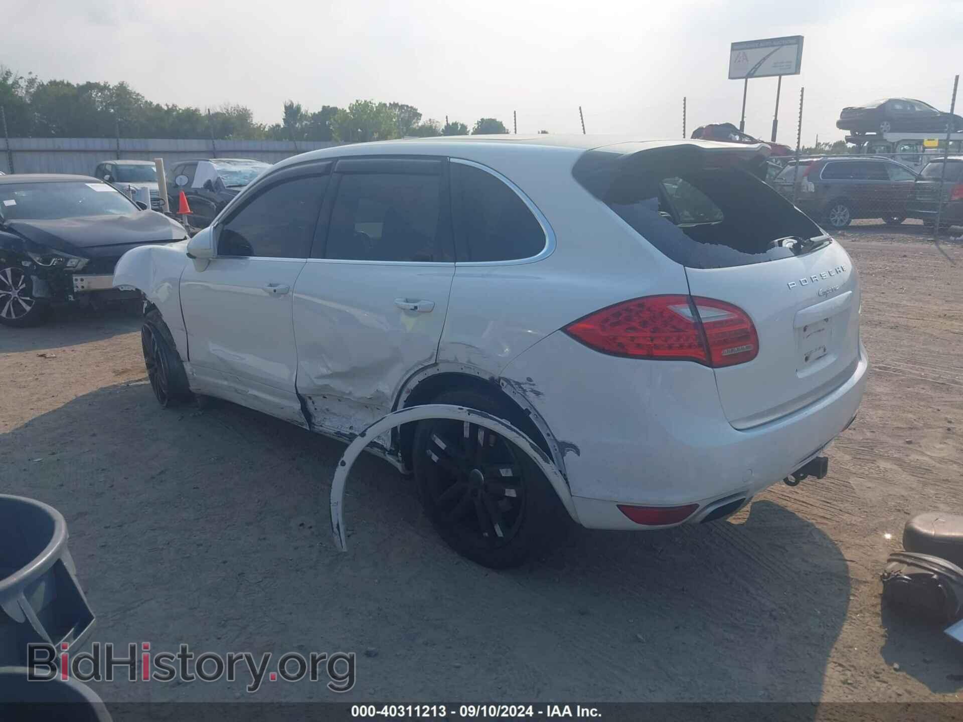2013 PORSCHE CAYENNE - VIN: WP1AA2A23DLA01689 - Фото 3