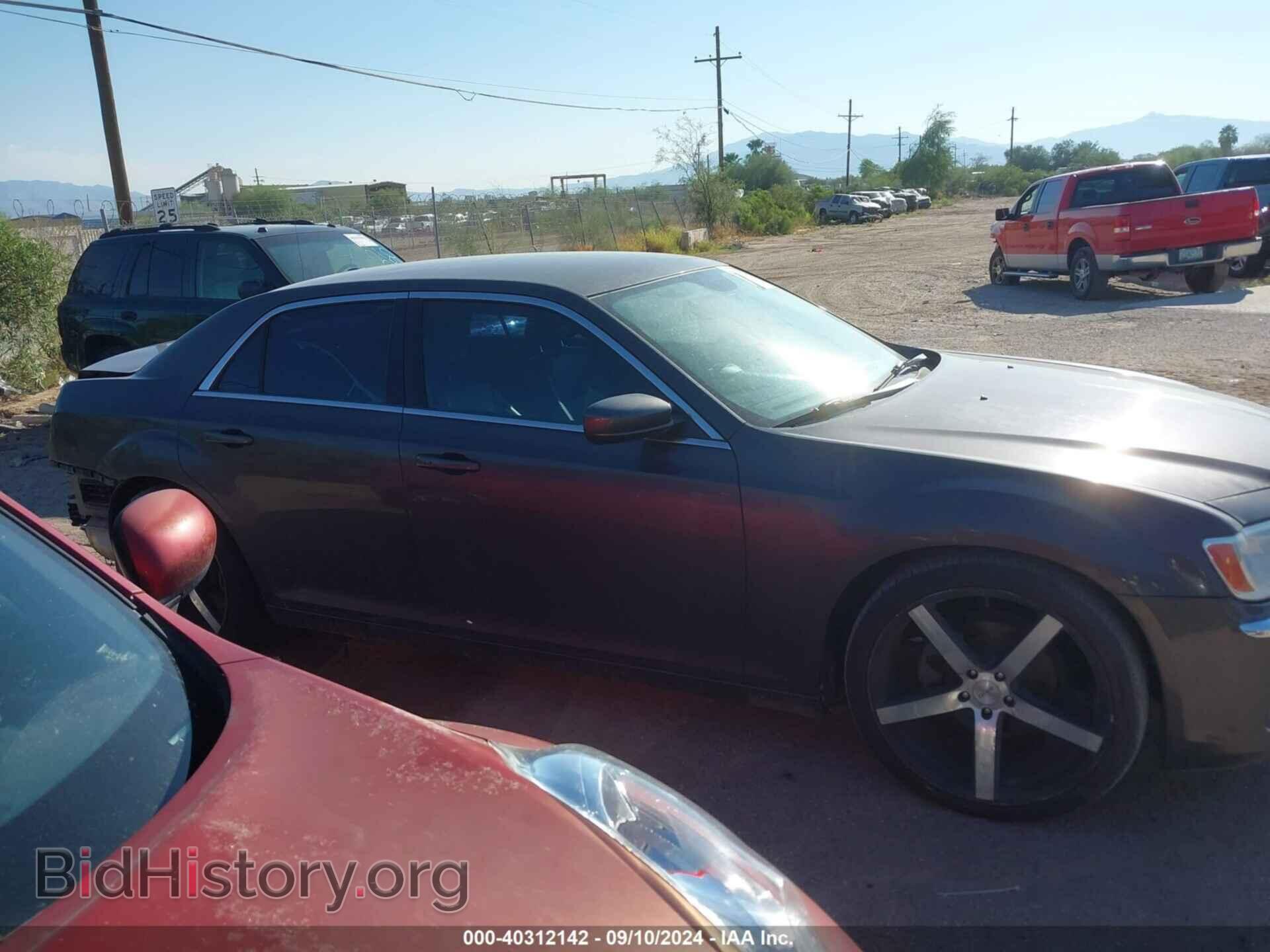 2013 CHRYSLER 300 - VIN: 2C3CCAAG2DH640920 - Фото 13