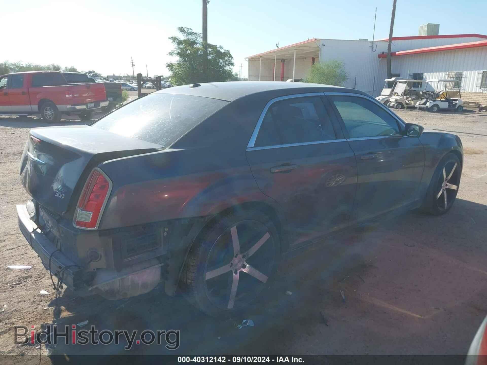 2013 CHRYSLER 300 - VIN: 2C3CCAAG2DH640920 - Фото 4
