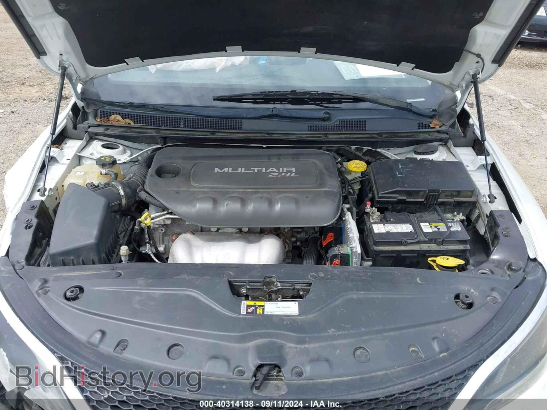 2015 CHRYSLER 200 - VIN: 1C3CCCAB0FN659525 - Фото 10