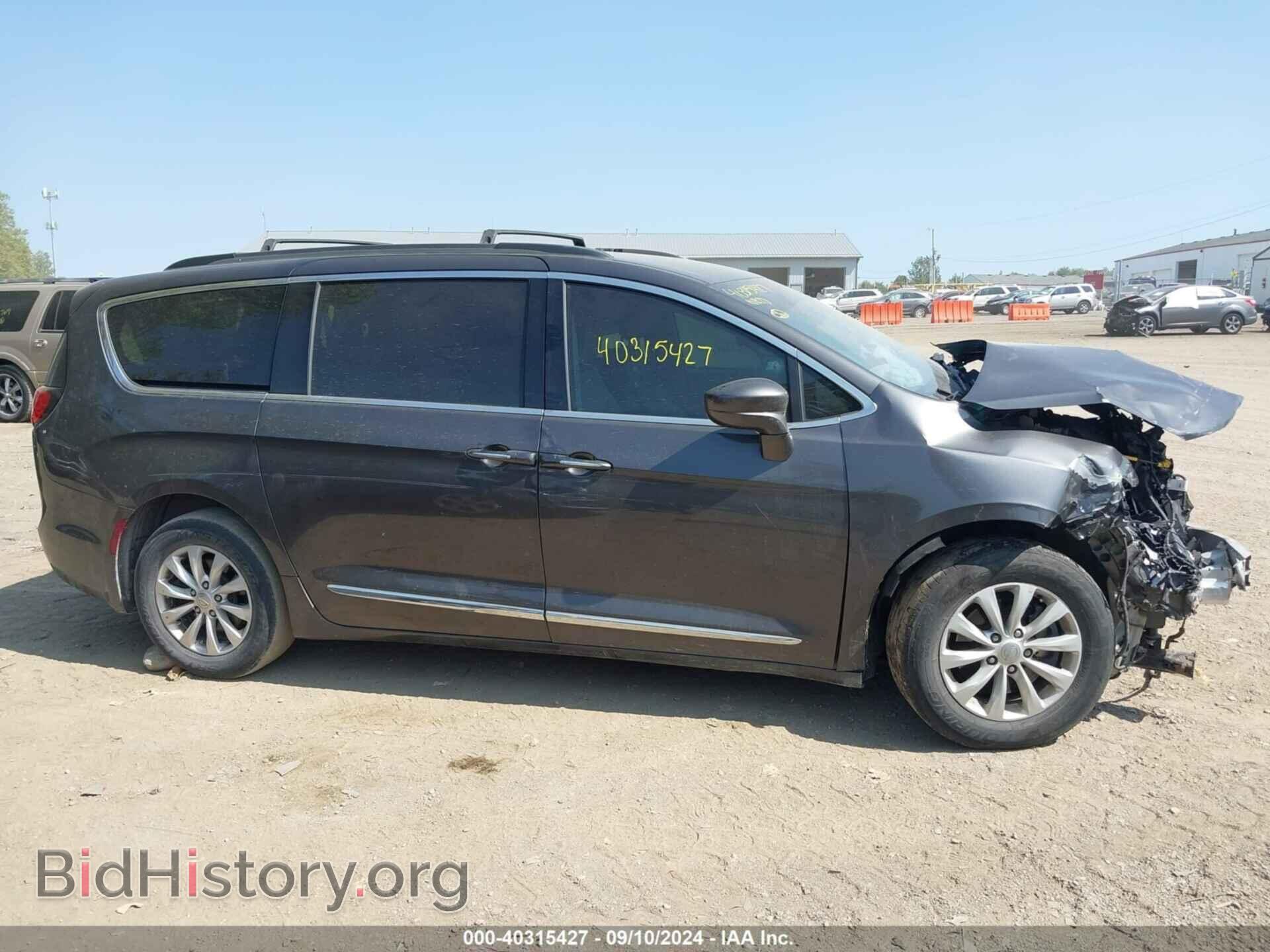 2017 CHRYSLER PACIFICA - VIN: 2C4RC1BGXHR592622 - Фото 13