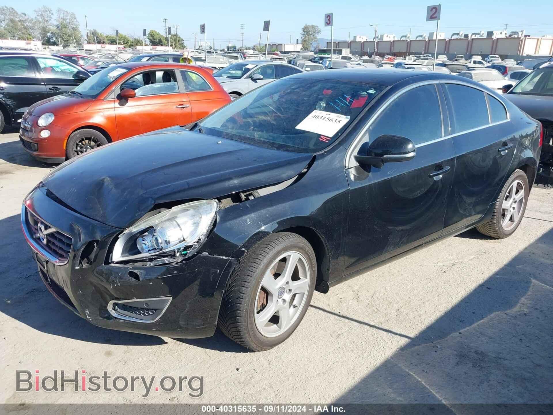 2013 VOLVO S60 - VIN: YV1612FS4D1218948 - Фото 2