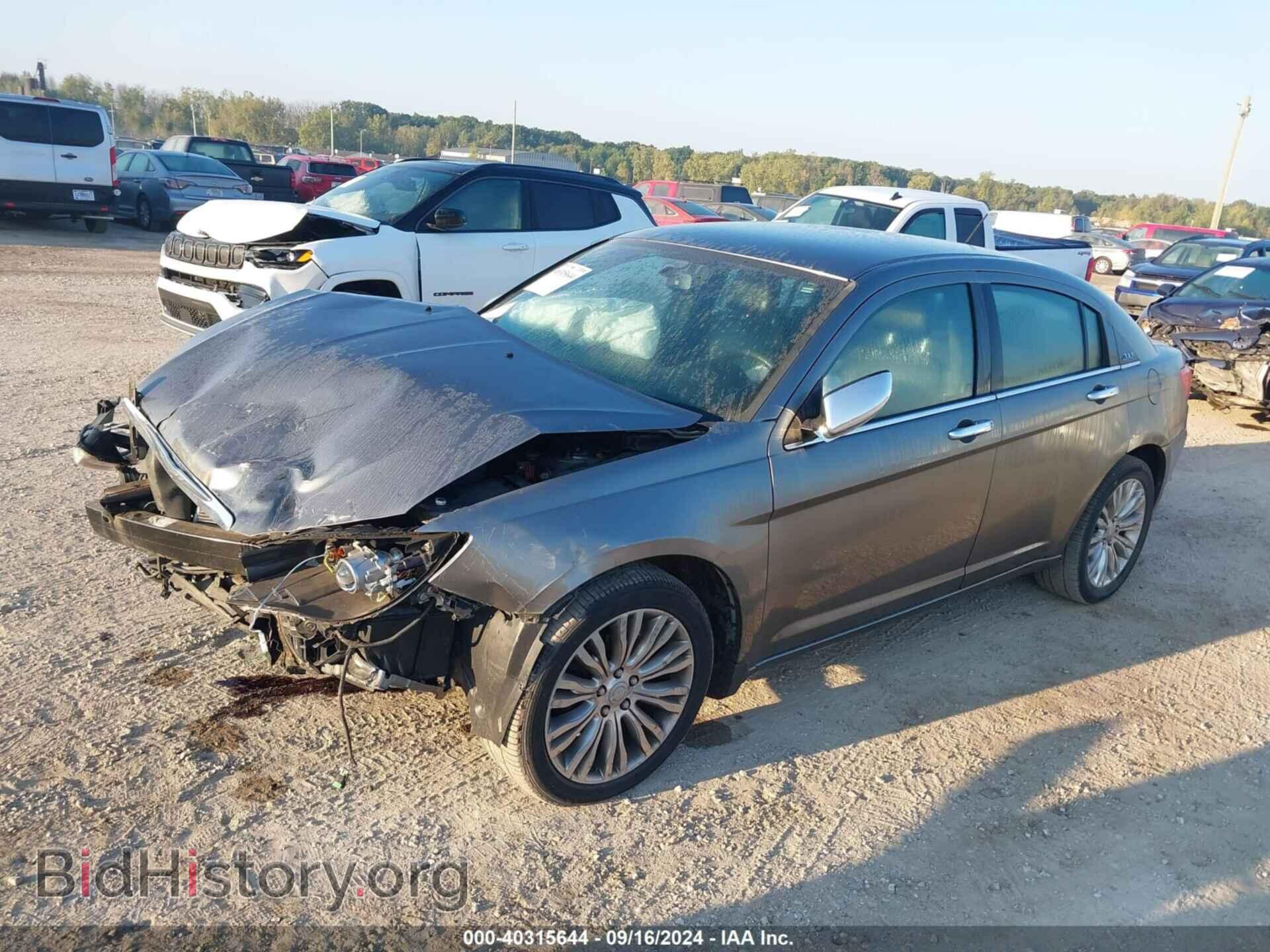 2012 CHRYSLER 200 - VIN: 1C3CCBCG8CN240319 - Фото 2