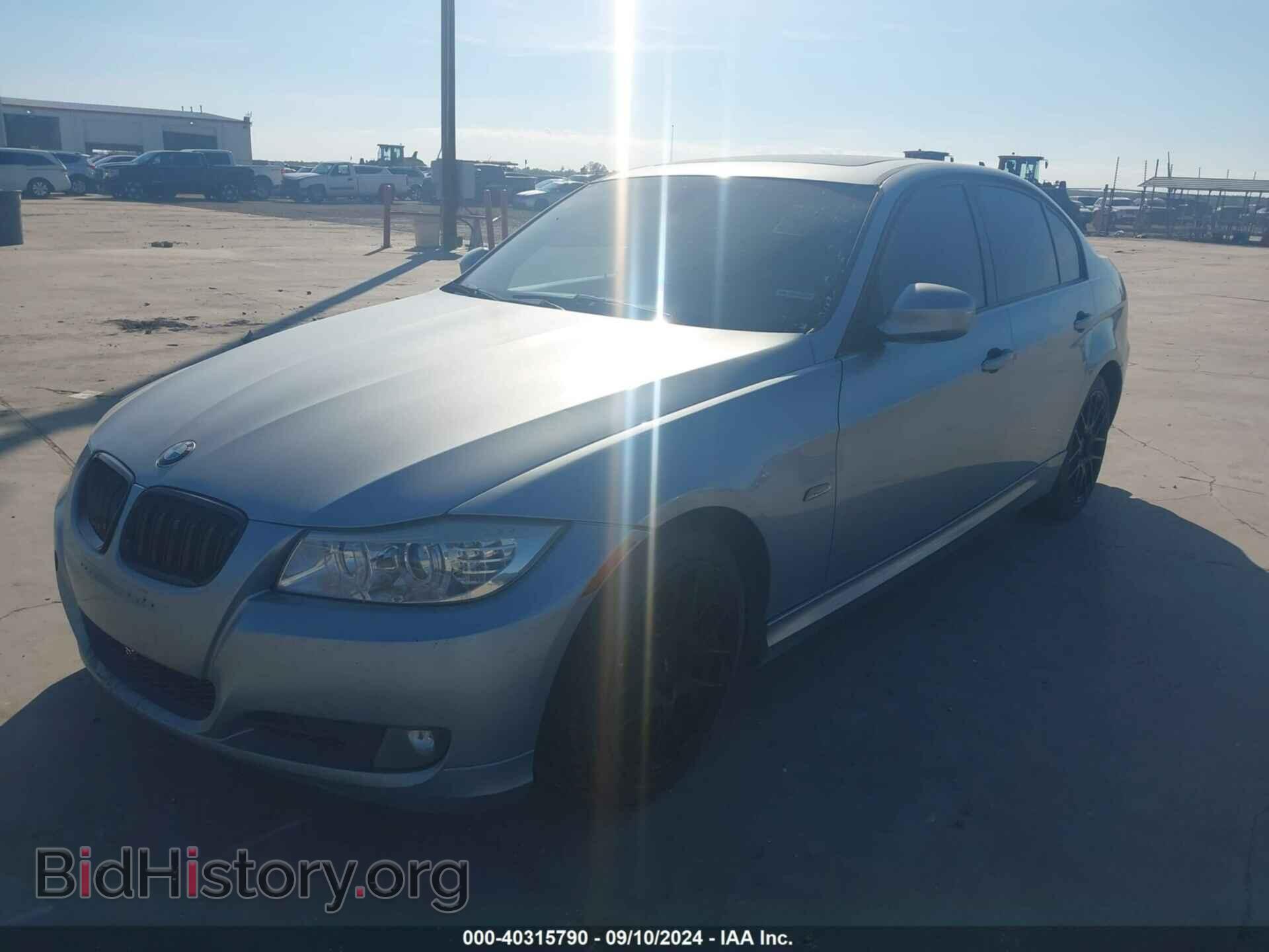 2011 BMW 328I - VIN: WBAPH7C51BE680453 - Фото 2