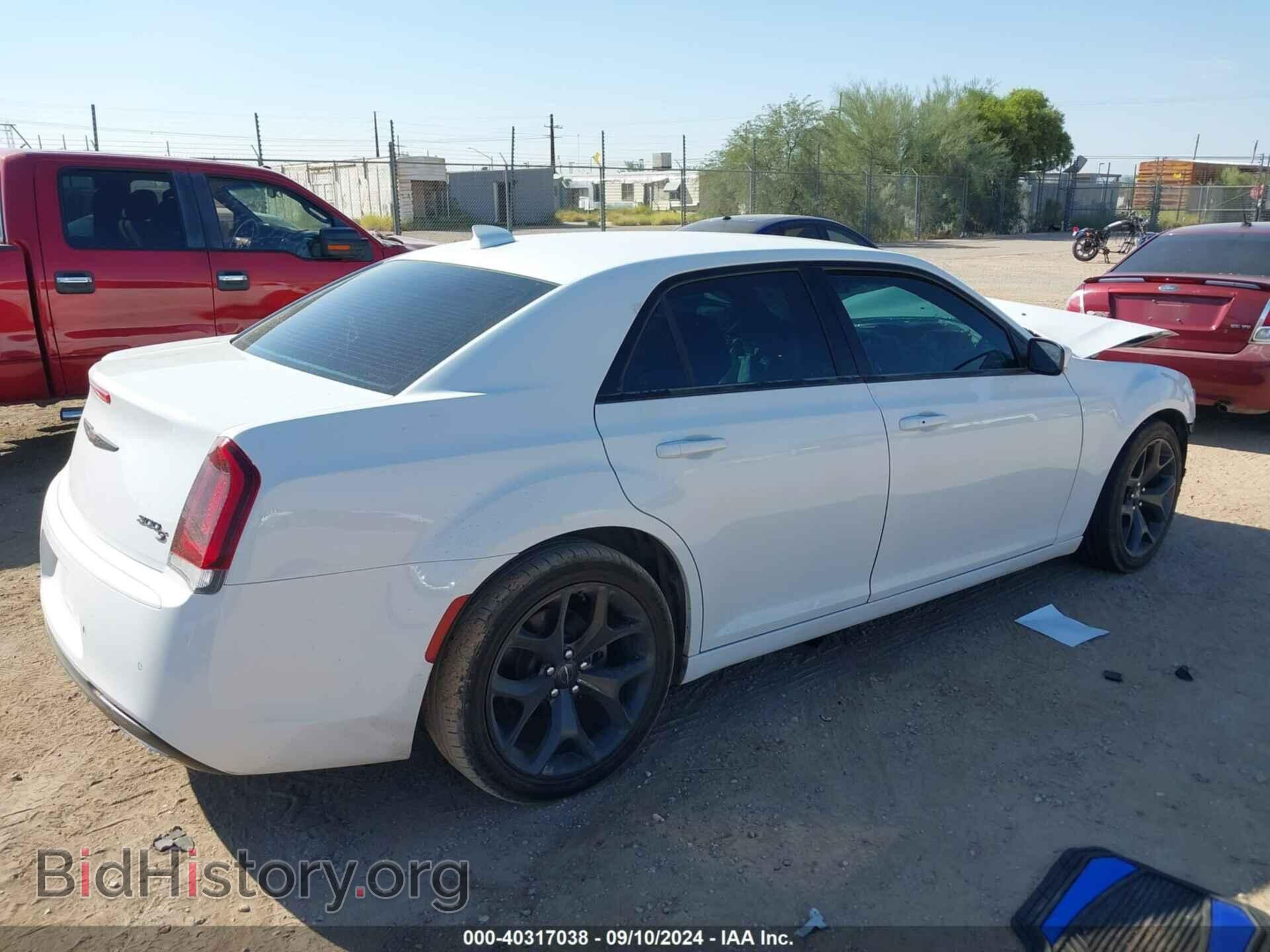 2021 CHRYSLER 300 - VIN: 2C3CCABG0MH589156 - Фото 4