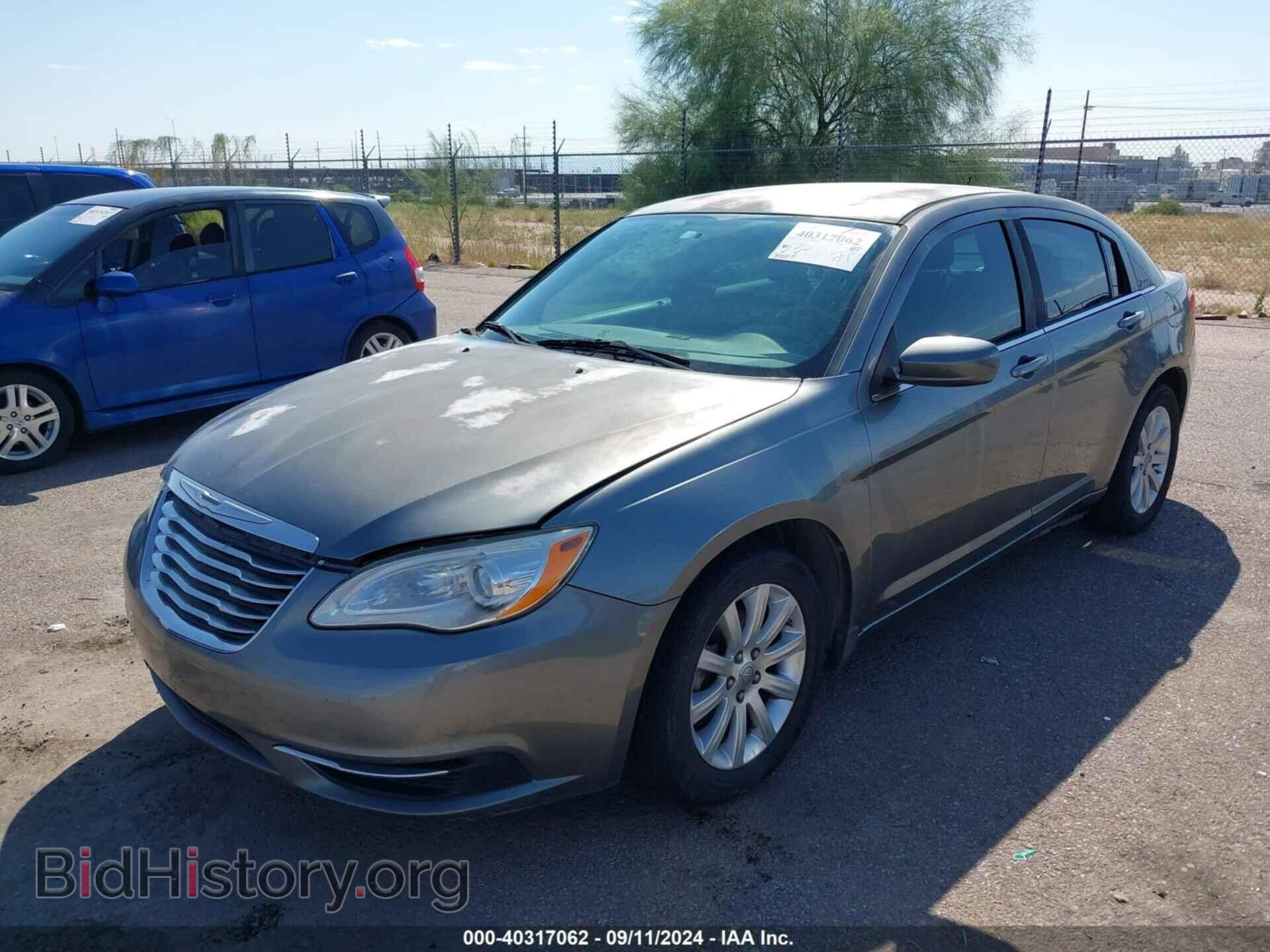 2013 CHRYSLER 200 - VIN: 1C3CCBBB3DN538879 - Фото 2