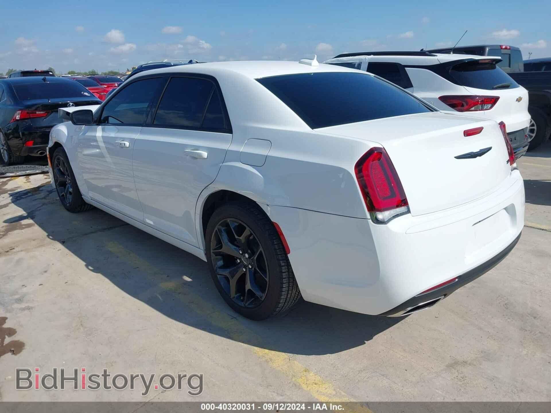 2023 CHRYSLER 300 - VIN: 2C3CCAAG1PH585350 - Фото 3