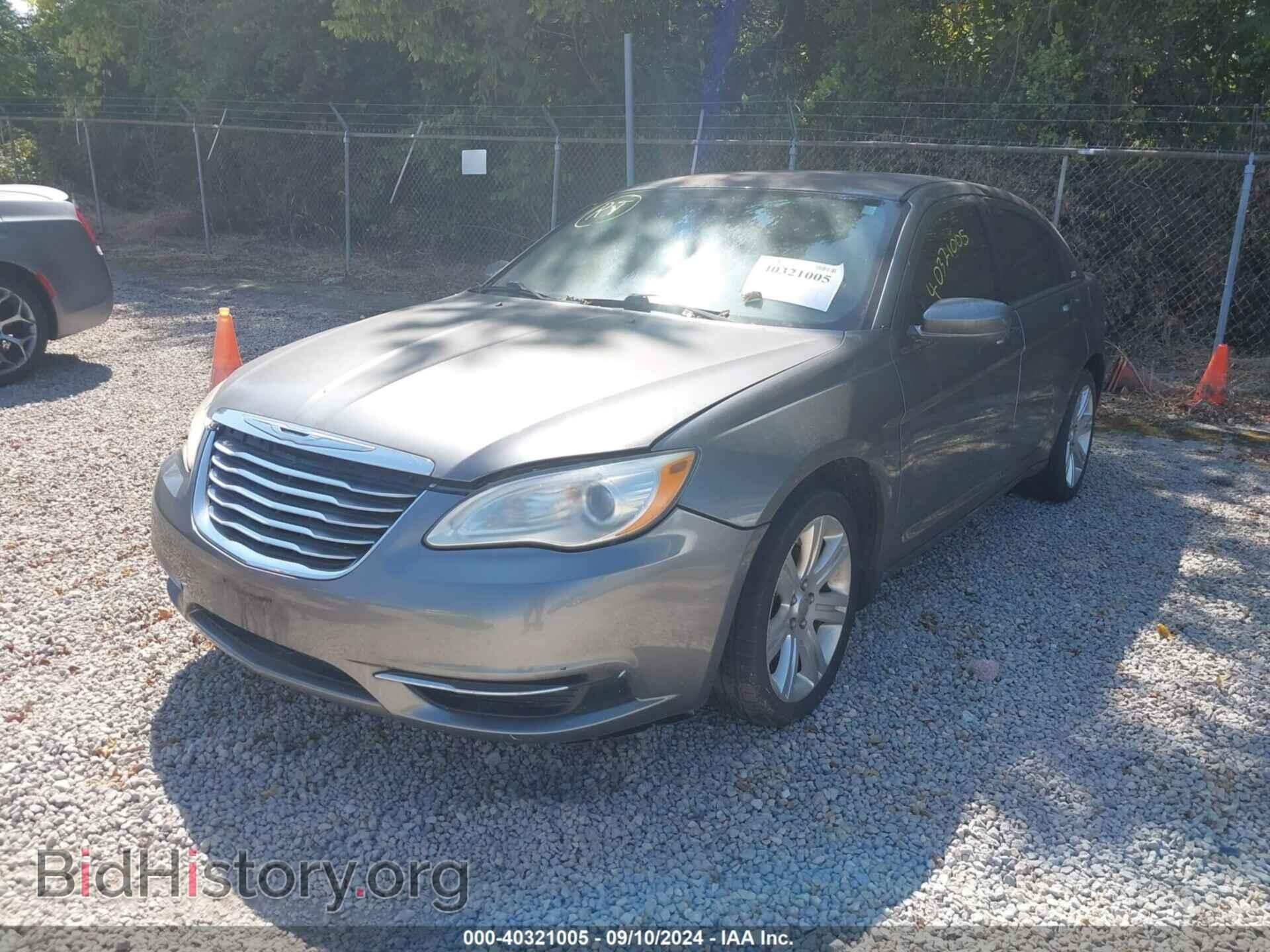 2011 CHRYSLER 200 - VIN: 1C3BC1FB2BN614041 - Photo 2