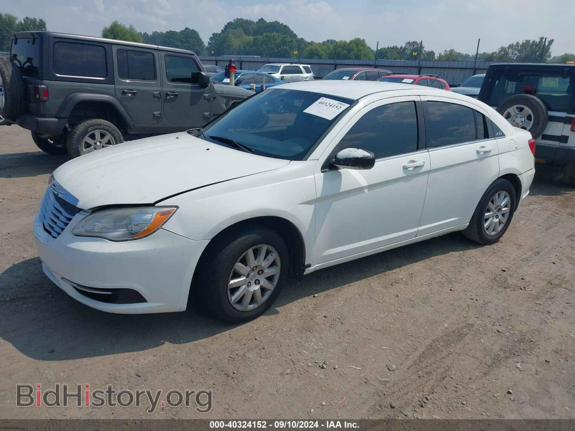 2012 CHRYSLER 200 - VIN: 1C3CCBAB6CN135110 - Фото 2