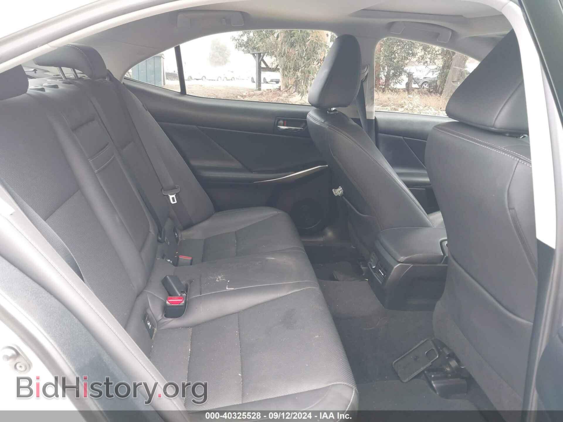 2016 LEXUS IS 200T - VIN: JTHBA1D20G5006237 - Фото 8