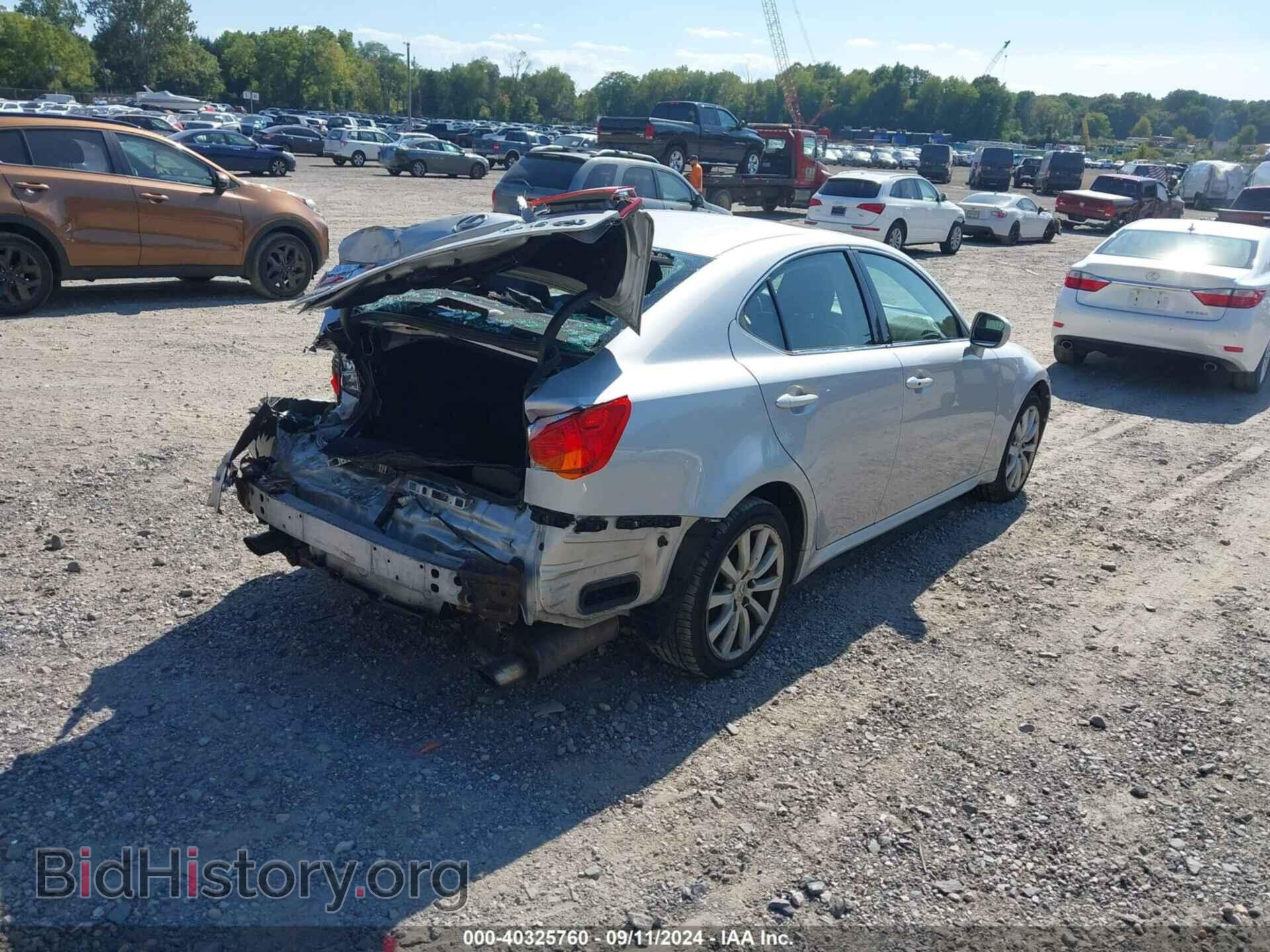2007 LEXUS IS 250 - VIN: JTHCK262572018177 - Photo 4