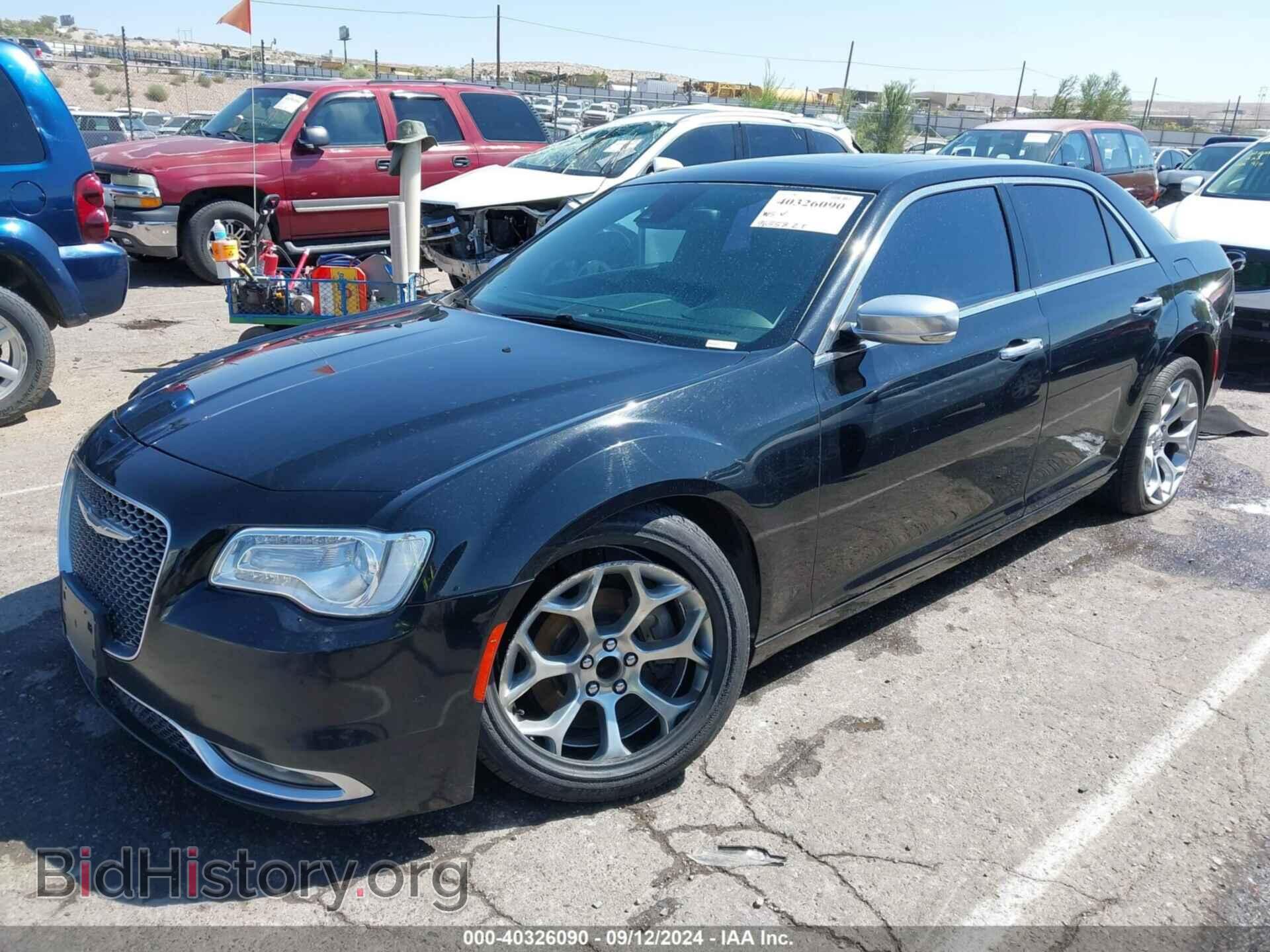 2016 CHRYSLER 300C - VIN: 2C3CCAPT1GH343758 - Фото 2