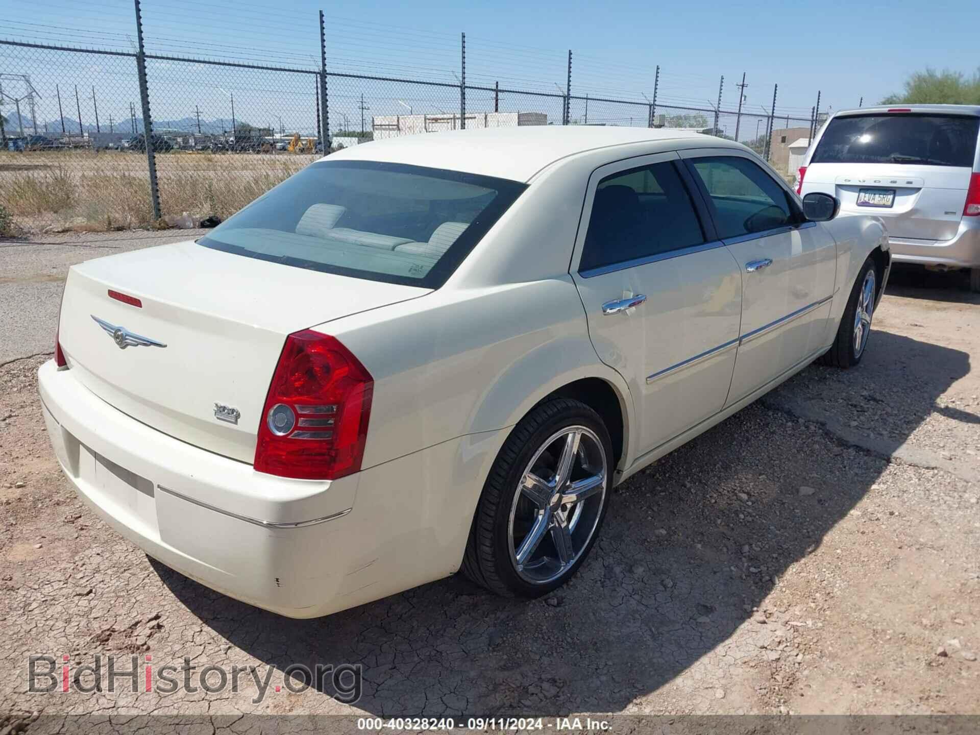 2010 CHRYSLER 300 - VIN: 2C3CA4CD6AH215478 - Фото 4