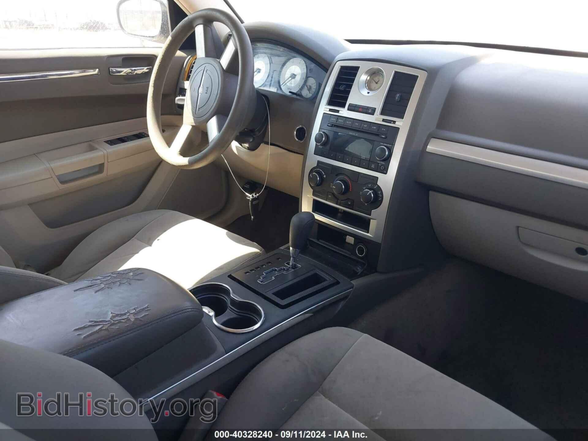 2010 CHRYSLER 300 - VIN: 2C3CA4CD6AH215478 - Фото 5