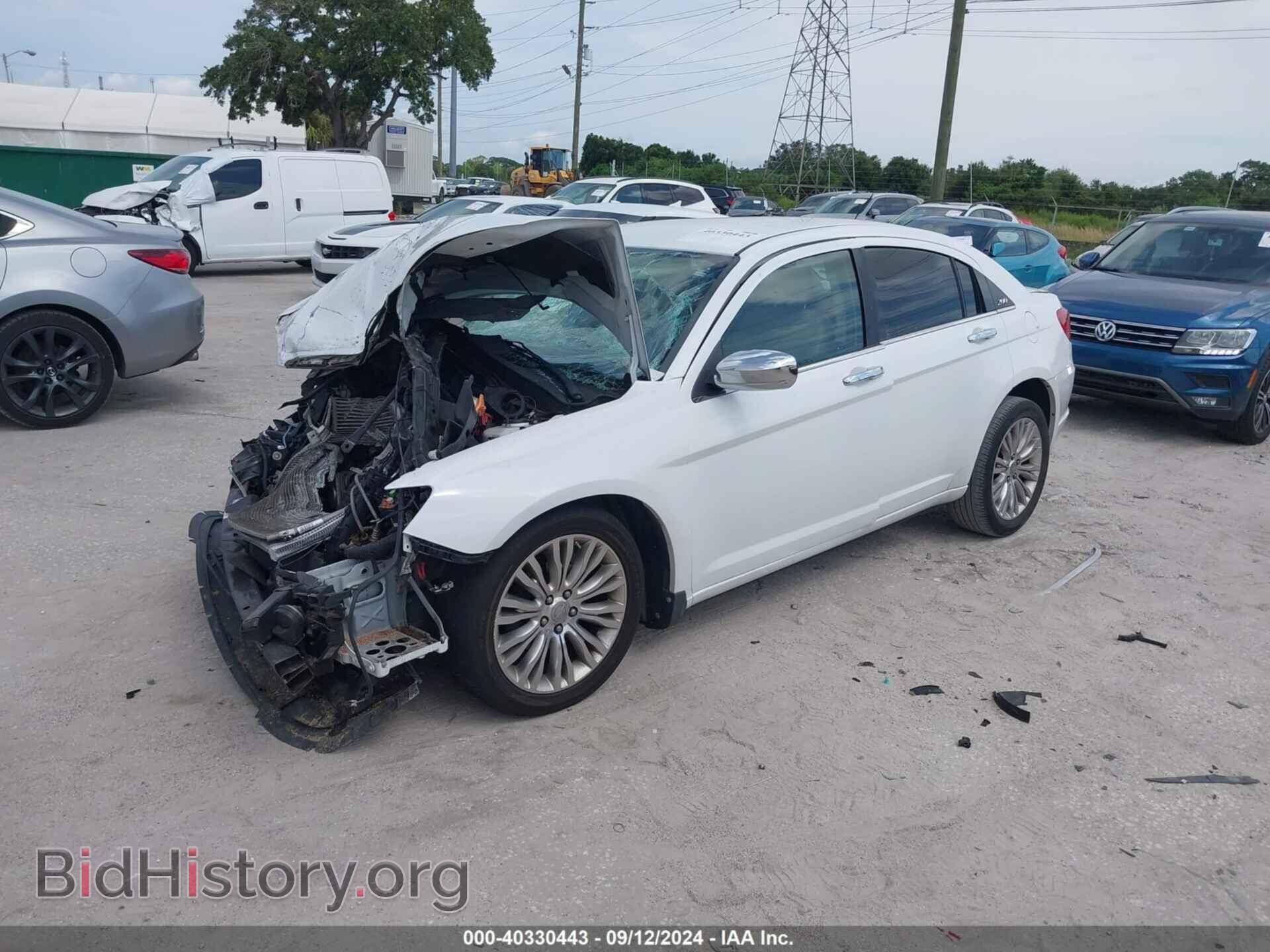 2011 CHRYSLER 200 - VIN: 1C3BC2FB3BN548444 - Фото 2